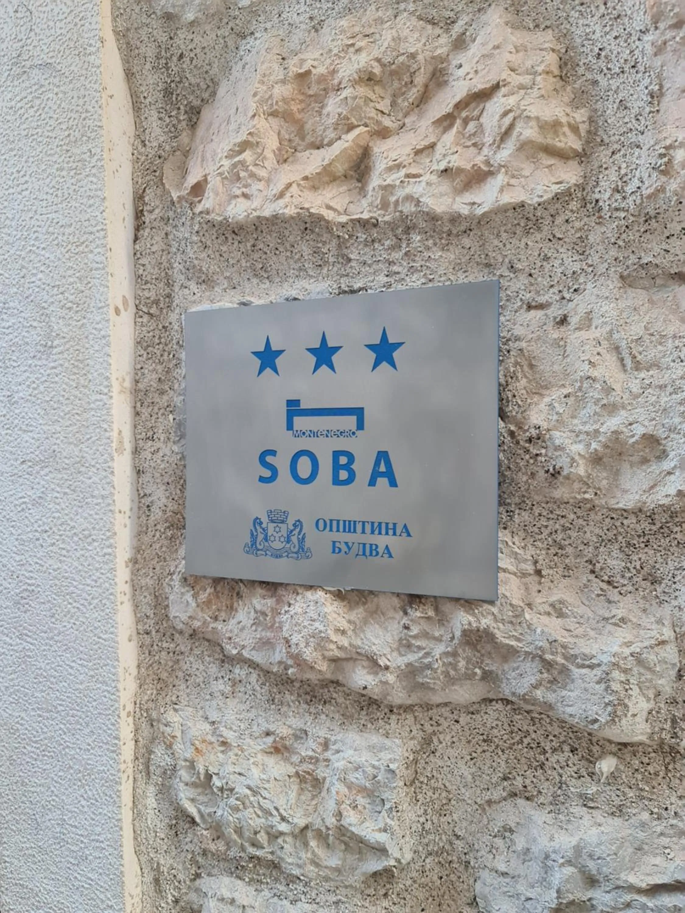 Logo/Certificate/Sign in Beatrix Suites