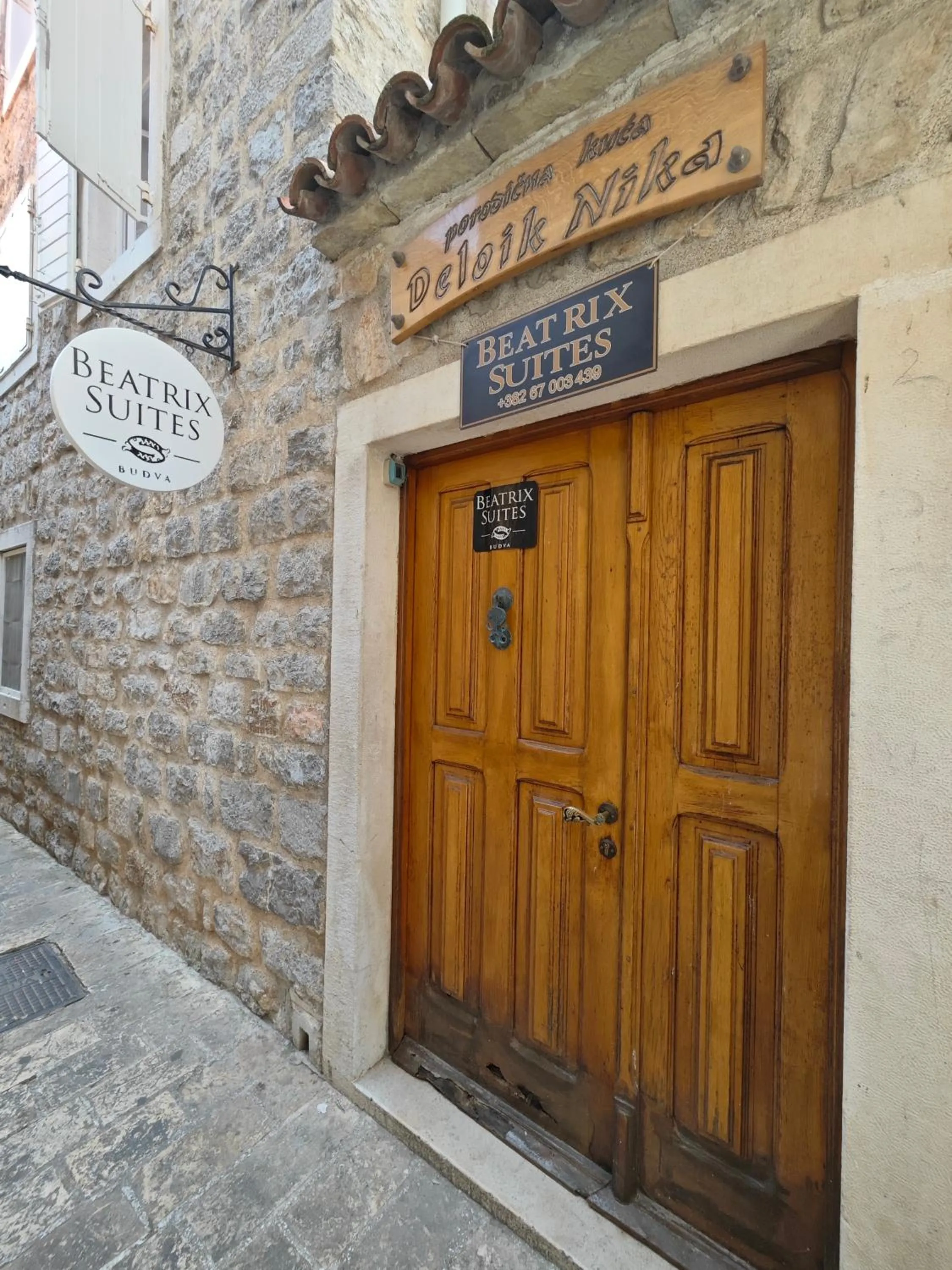 Facade/entrance in Beatrix Suites