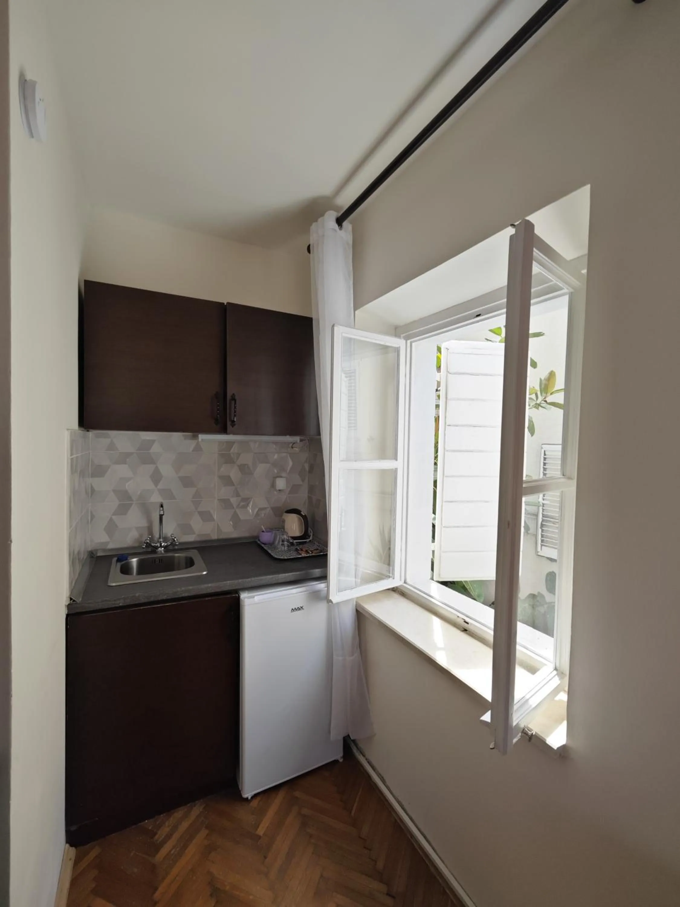 Kitchen or kitchenette in Beatrix Suites