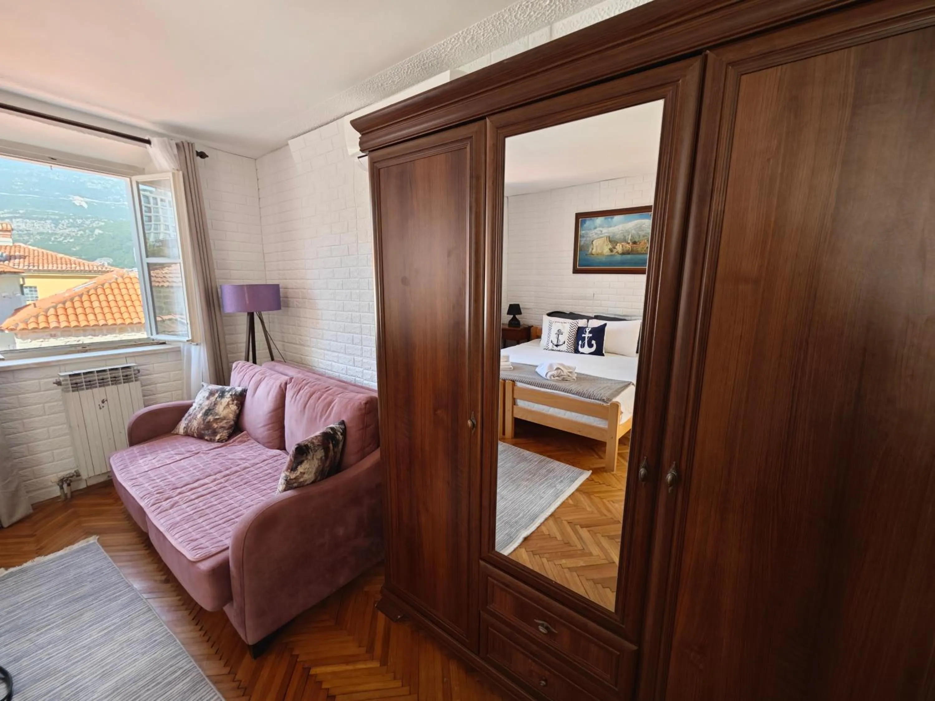 Bedroom, Bed in Beatrix Suites