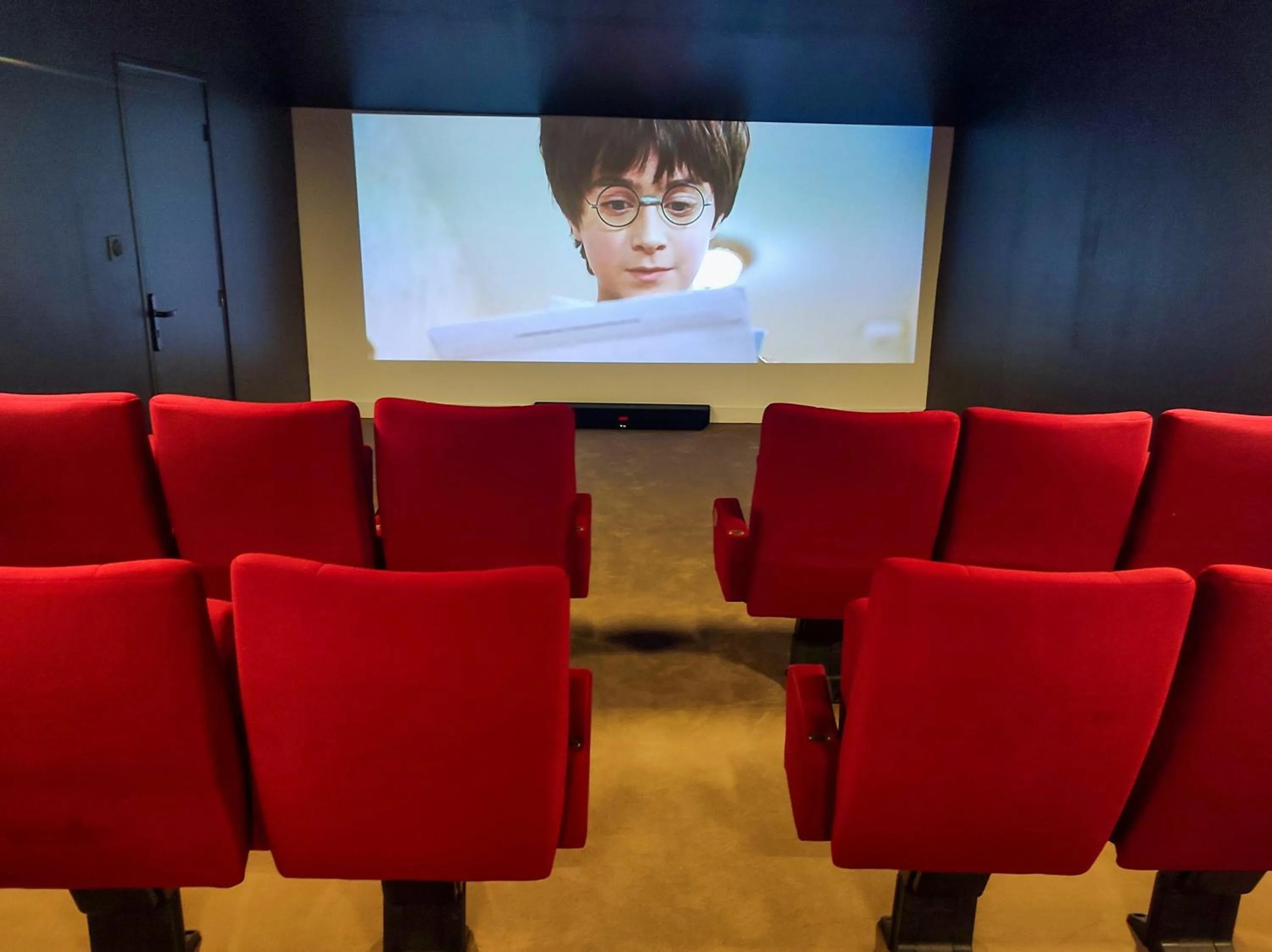 Communal lounge/ TV room in Gite Ty Nid Le 1900