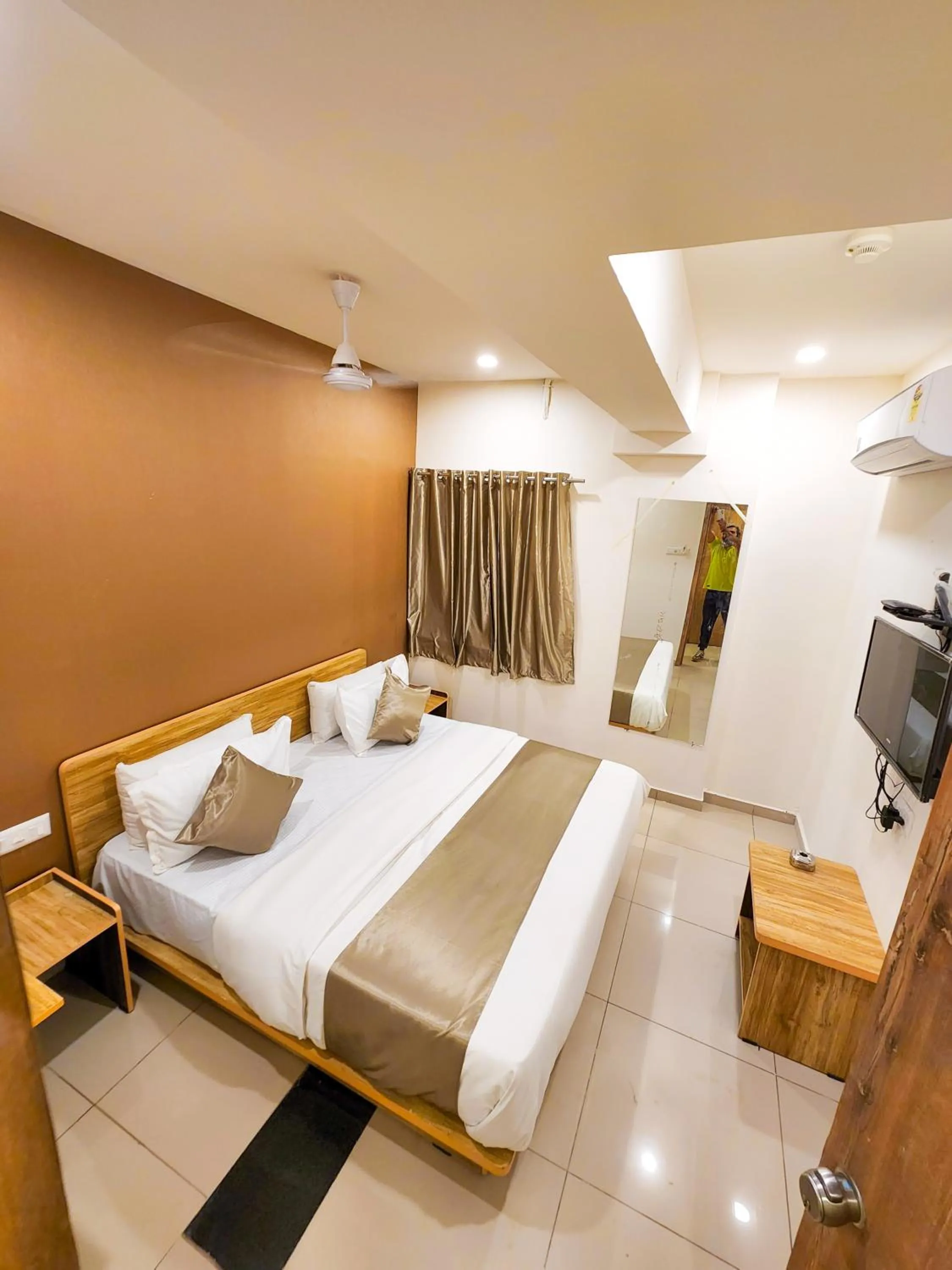 Bed in Hotel Nova Shine