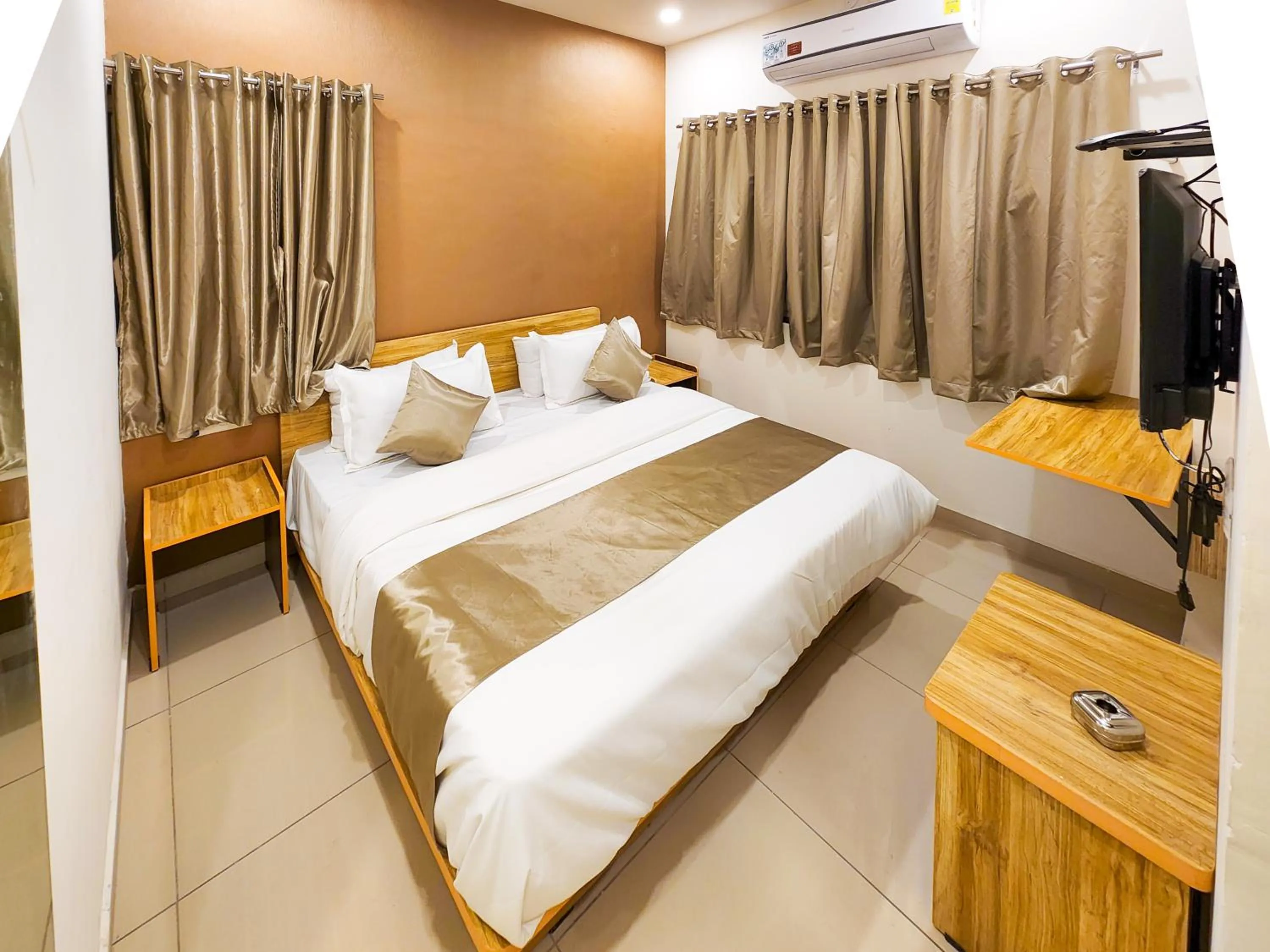 Bed in Hotel Nova Shine