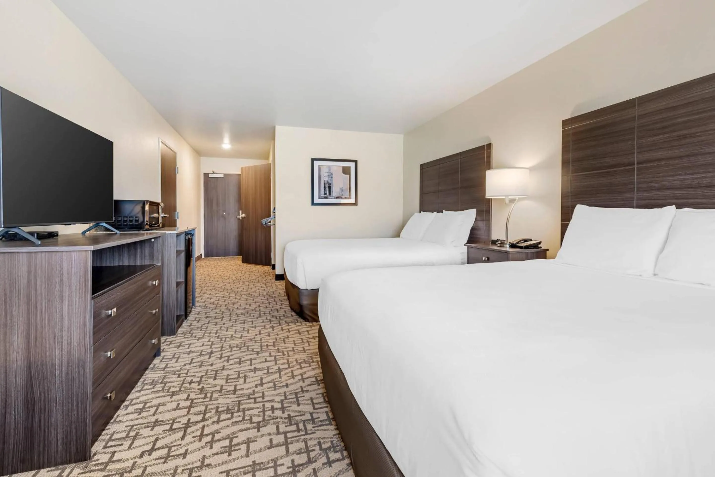 Bedroom, Bed in Comfort Inn & Suites Medina NY near Erie Canal