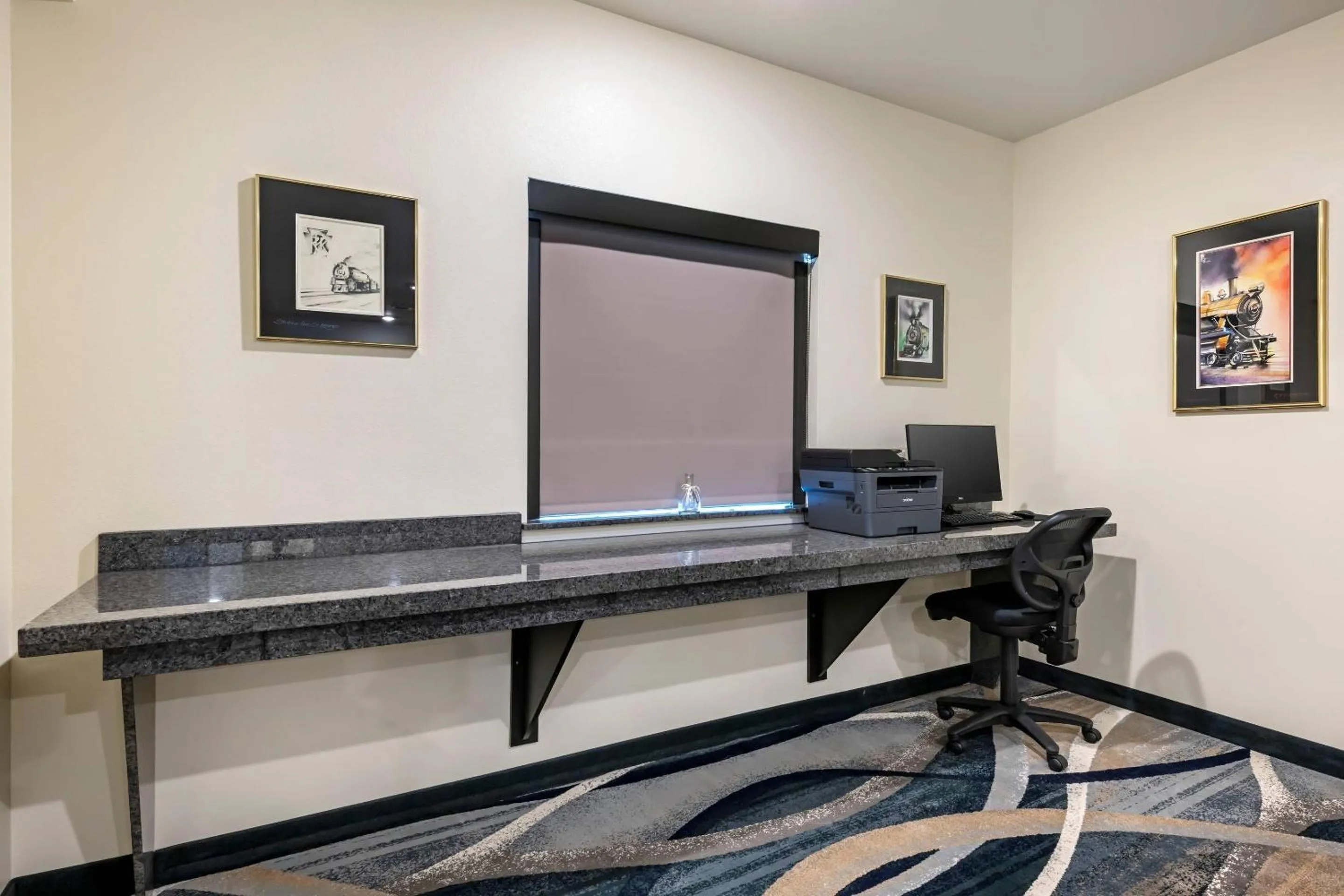 Business facilities in Comfort Inn & Suites Medina NY near Erie Canal