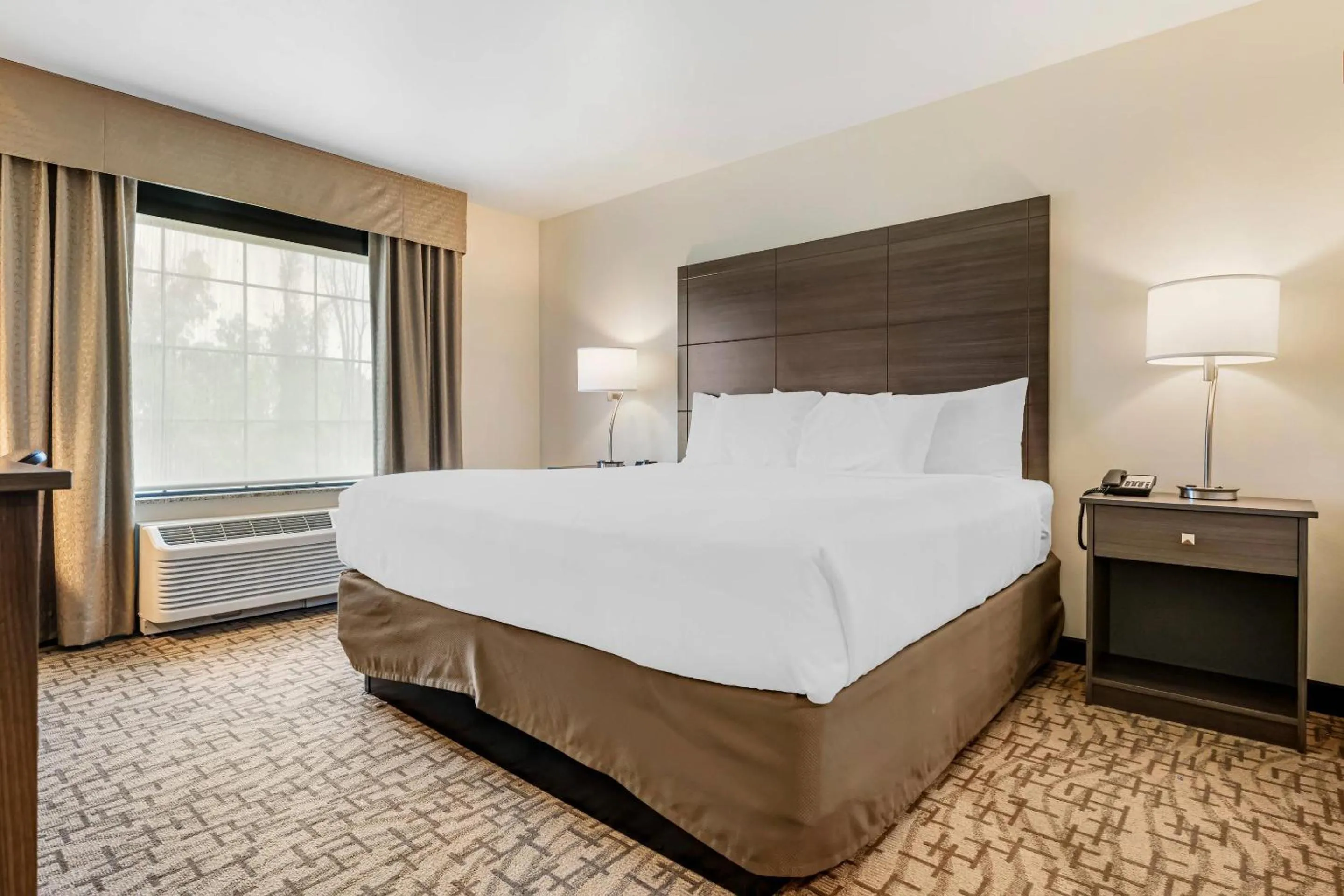 Bedroom, Bed in Comfort Inn & Suites Medina NY near Erie Canal