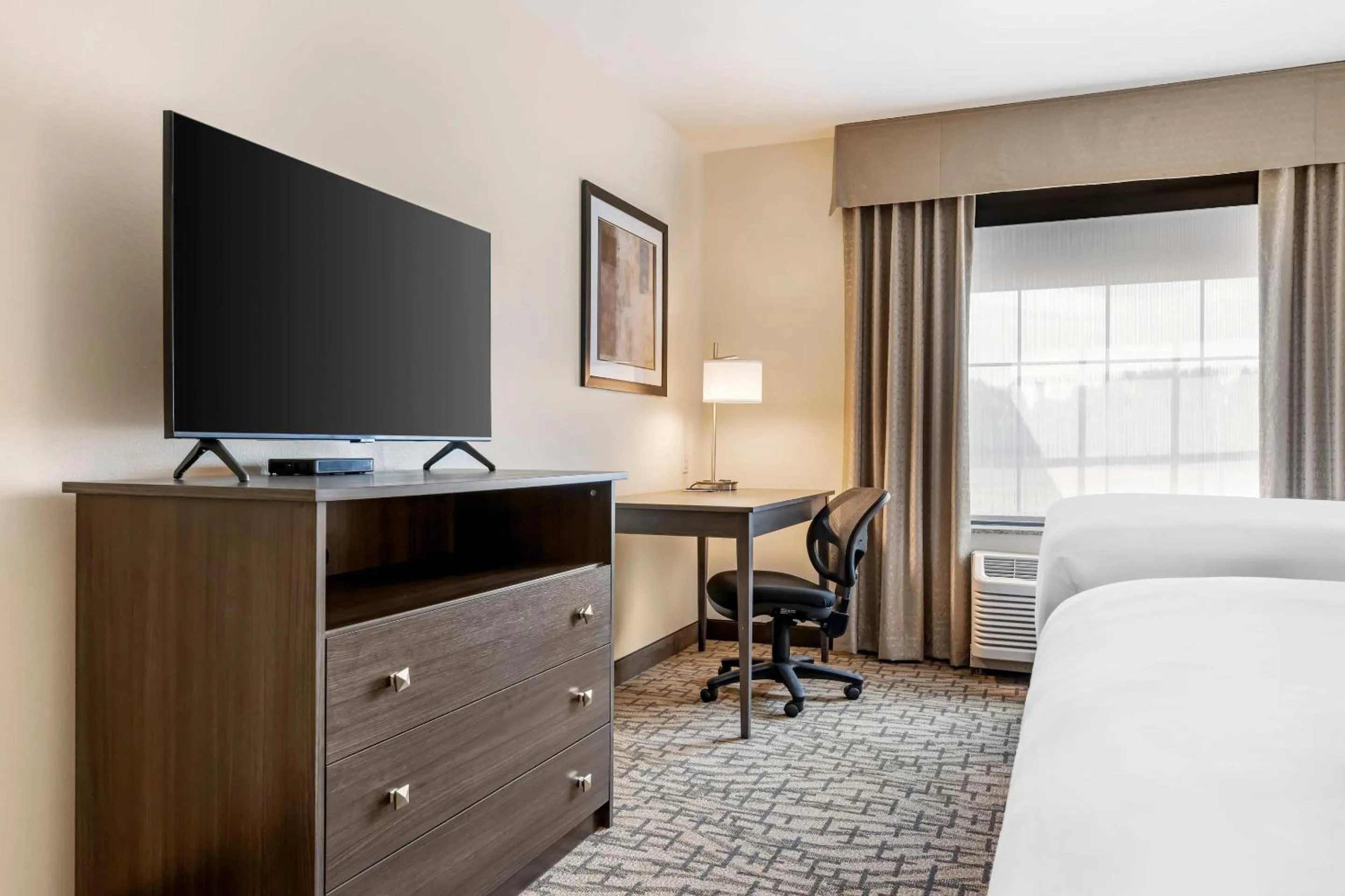 Bedroom, Bed in Comfort Inn & Suites Medina NY near Erie Canal