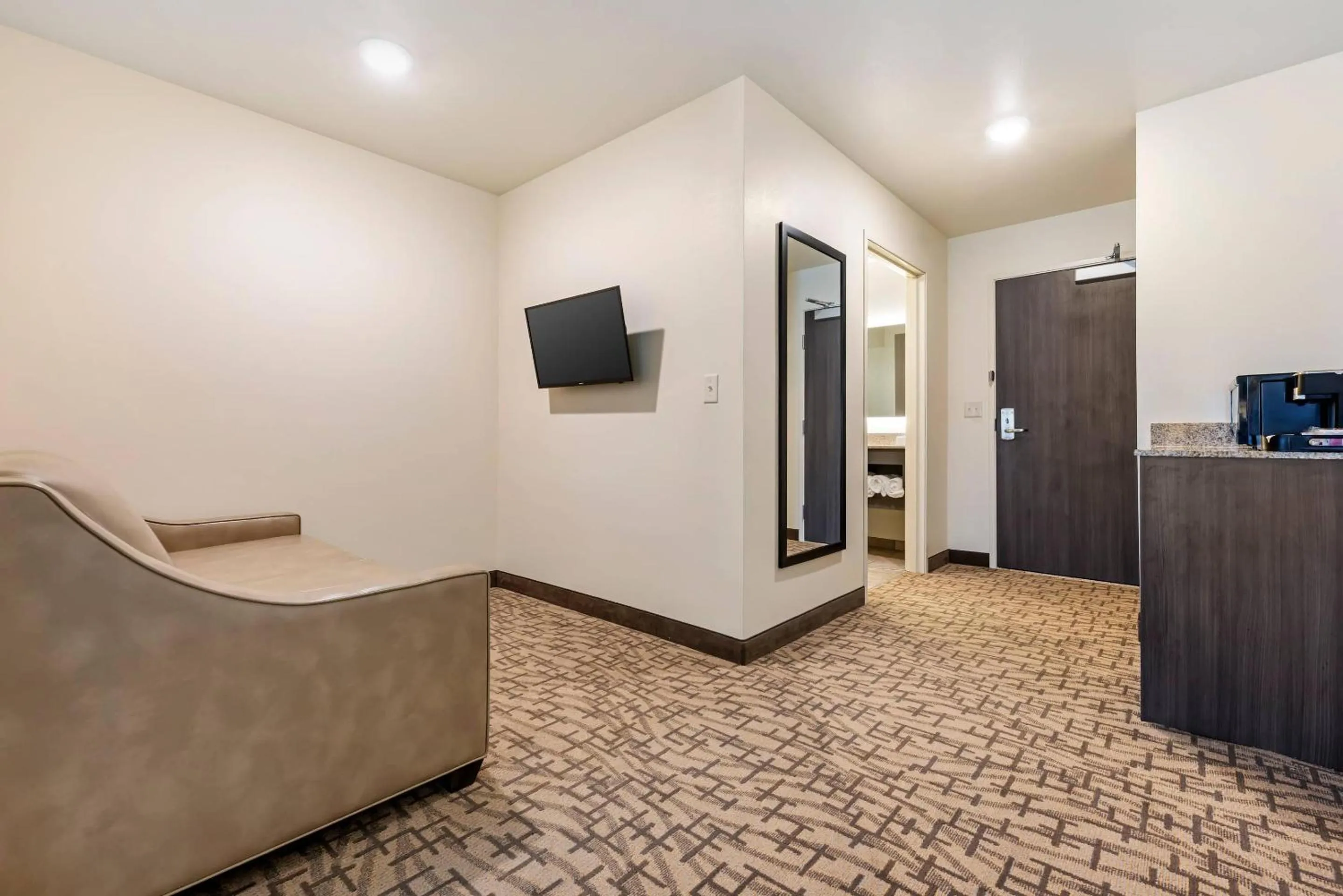 Bedroom in Comfort Inn & Suites Medina NY near Erie Canal