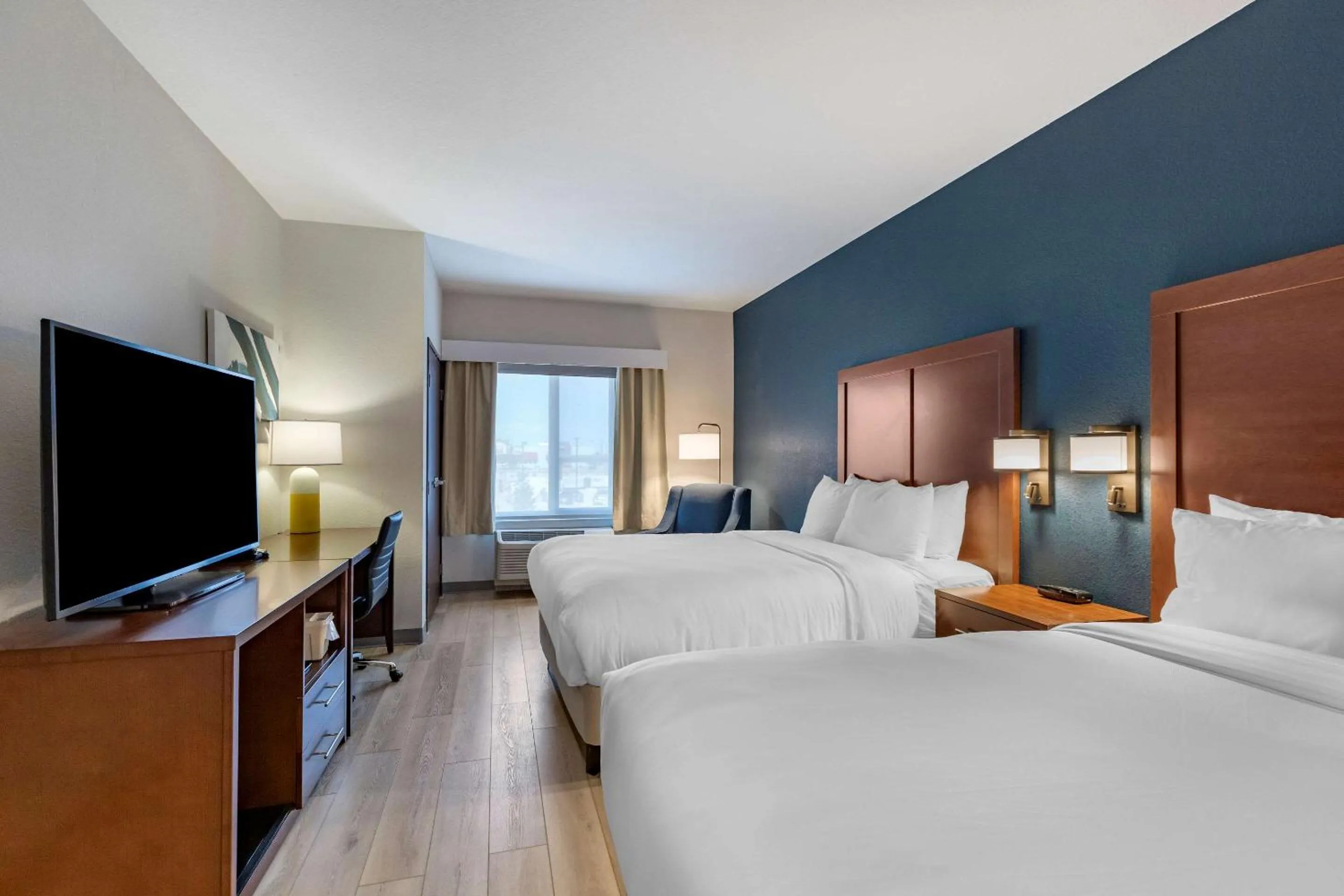 Bedroom, Bed in Comfort Inn & Suites Bennett