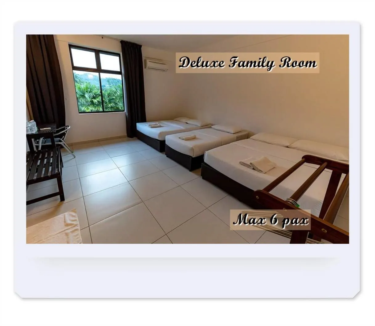 Bed in RIVERSIDE PALM INN SG LEMBING