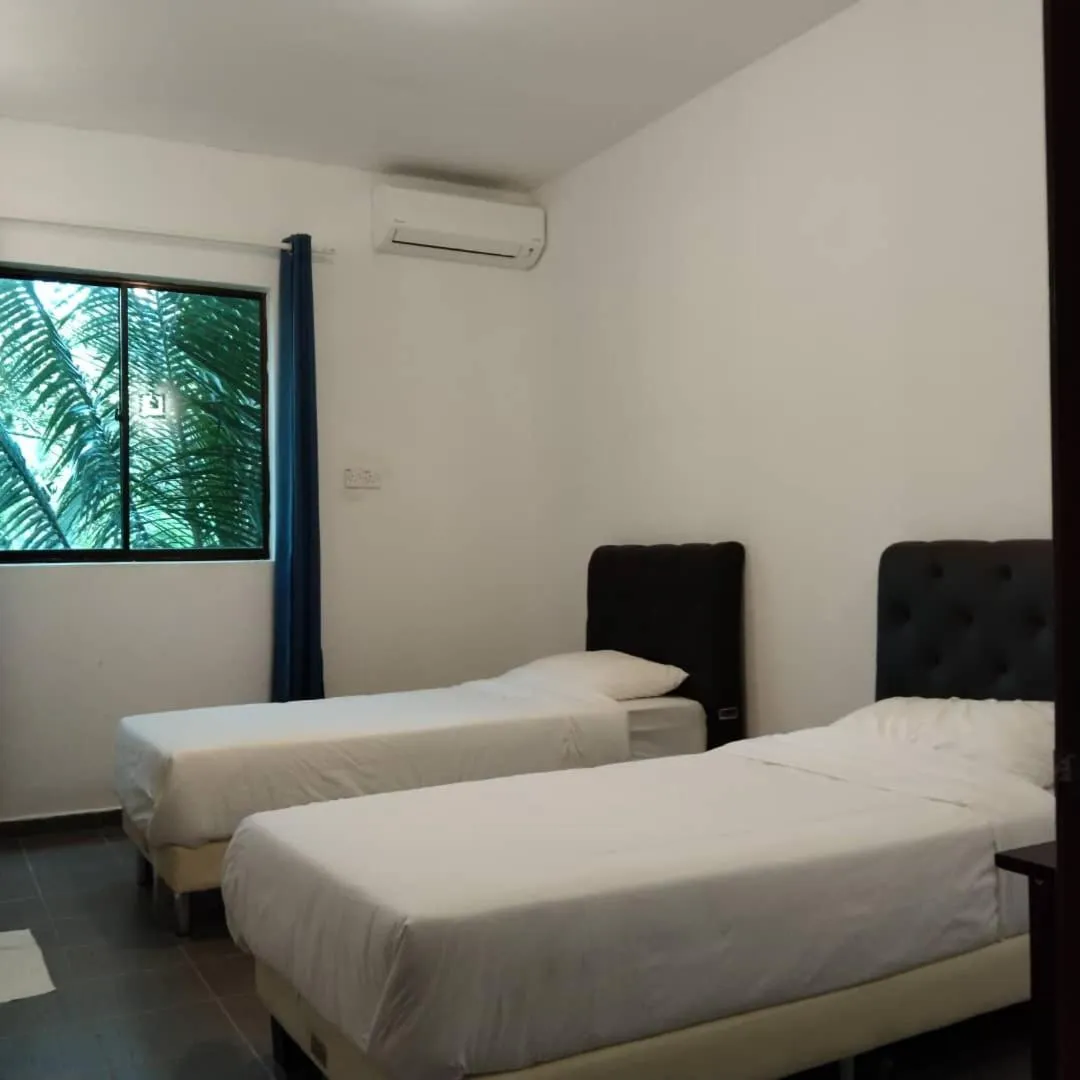 Standard Twin Room in RIVERSIDE PALM INN SG LEMBING