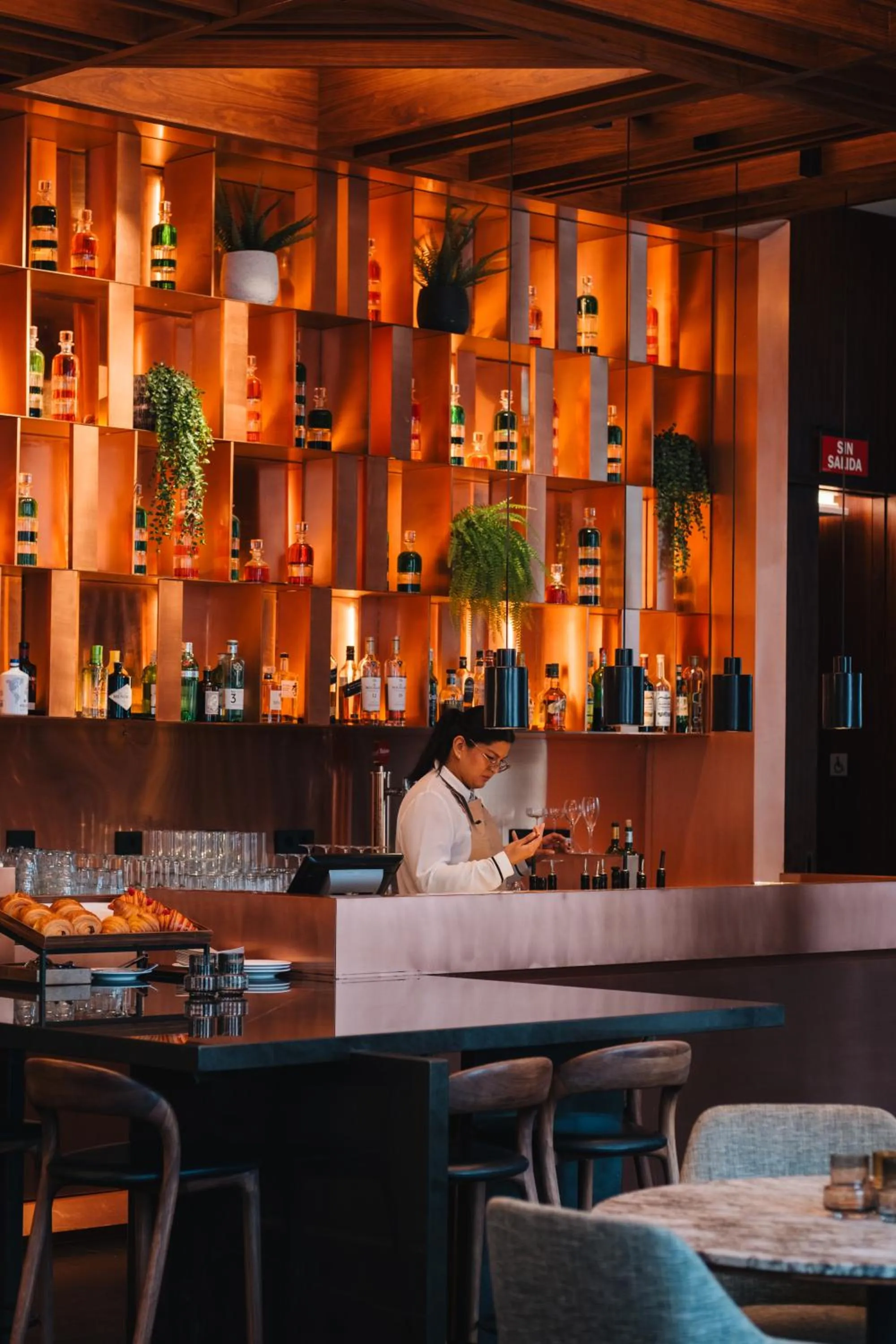 Lounge or bar in Thompson Madrid, by Hyatt