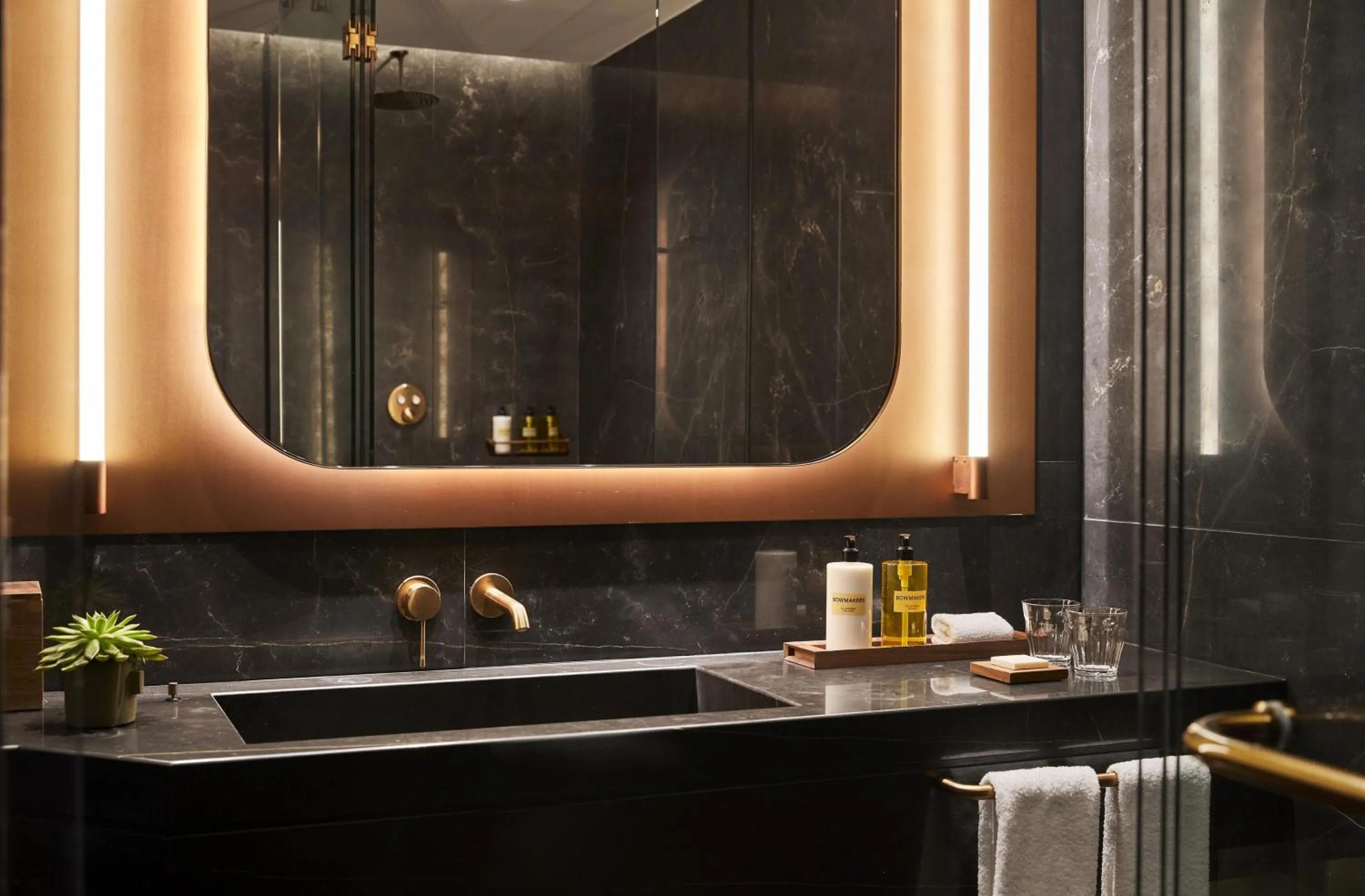 Bathroom in Thompson Madrid, by Hyatt