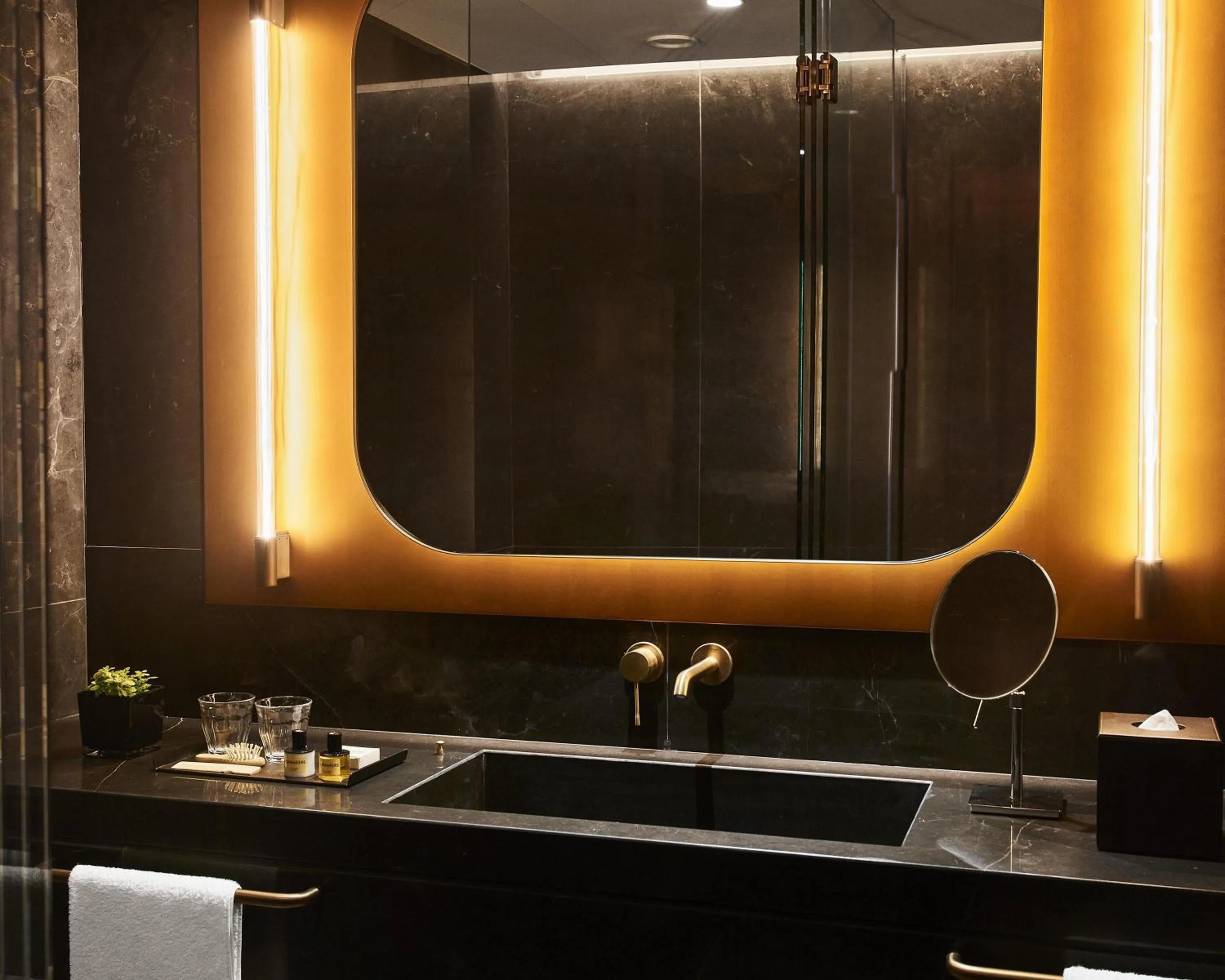 Bathroom in Thompson Madrid, by Hyatt