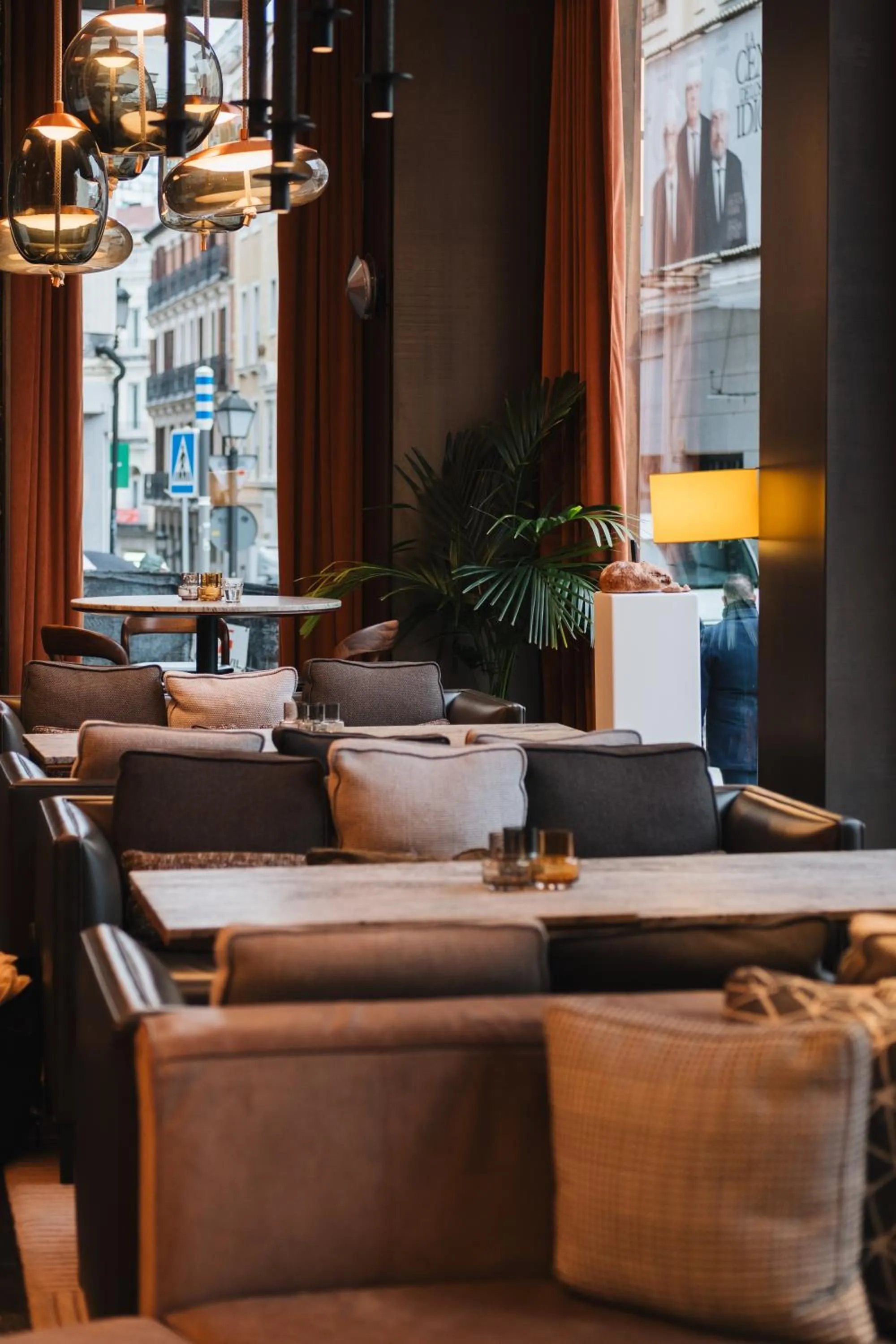 Lounge or bar in Thompson Madrid, by Hyatt