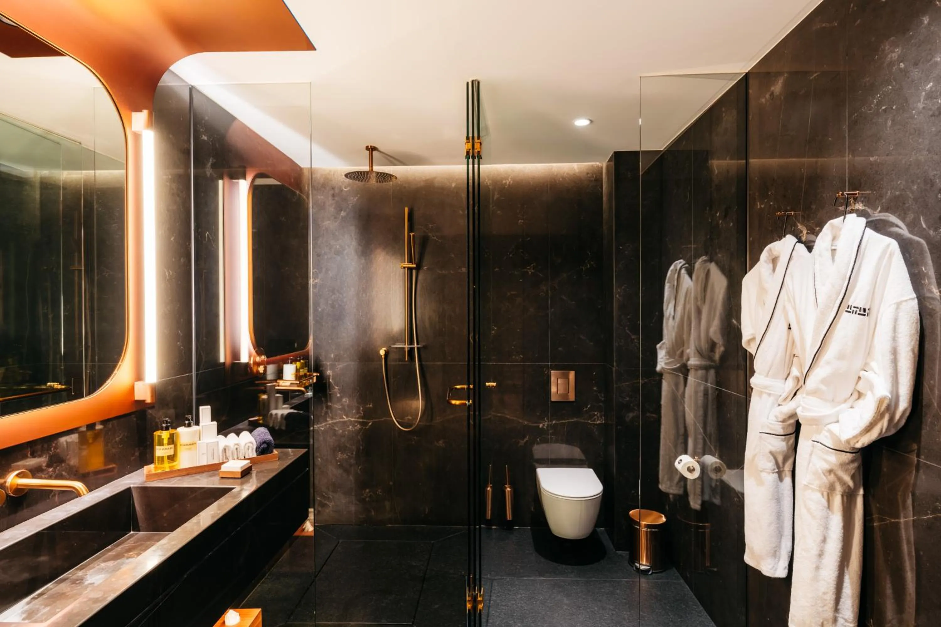 Shower in Thompson Madrid, by Hyatt