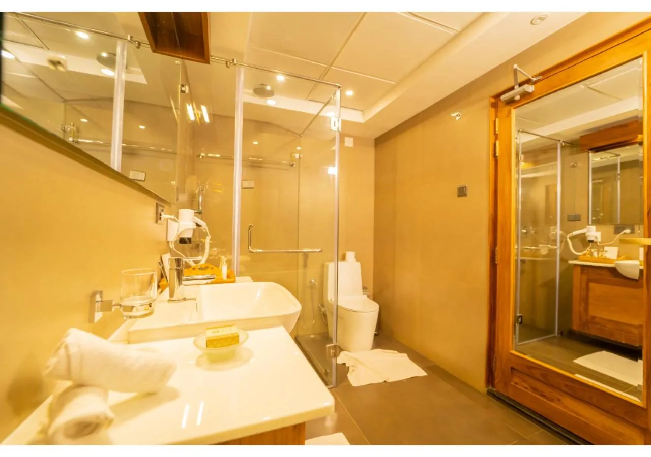 Toilet in Chandys Drizzle Drops - Munnar Top Station