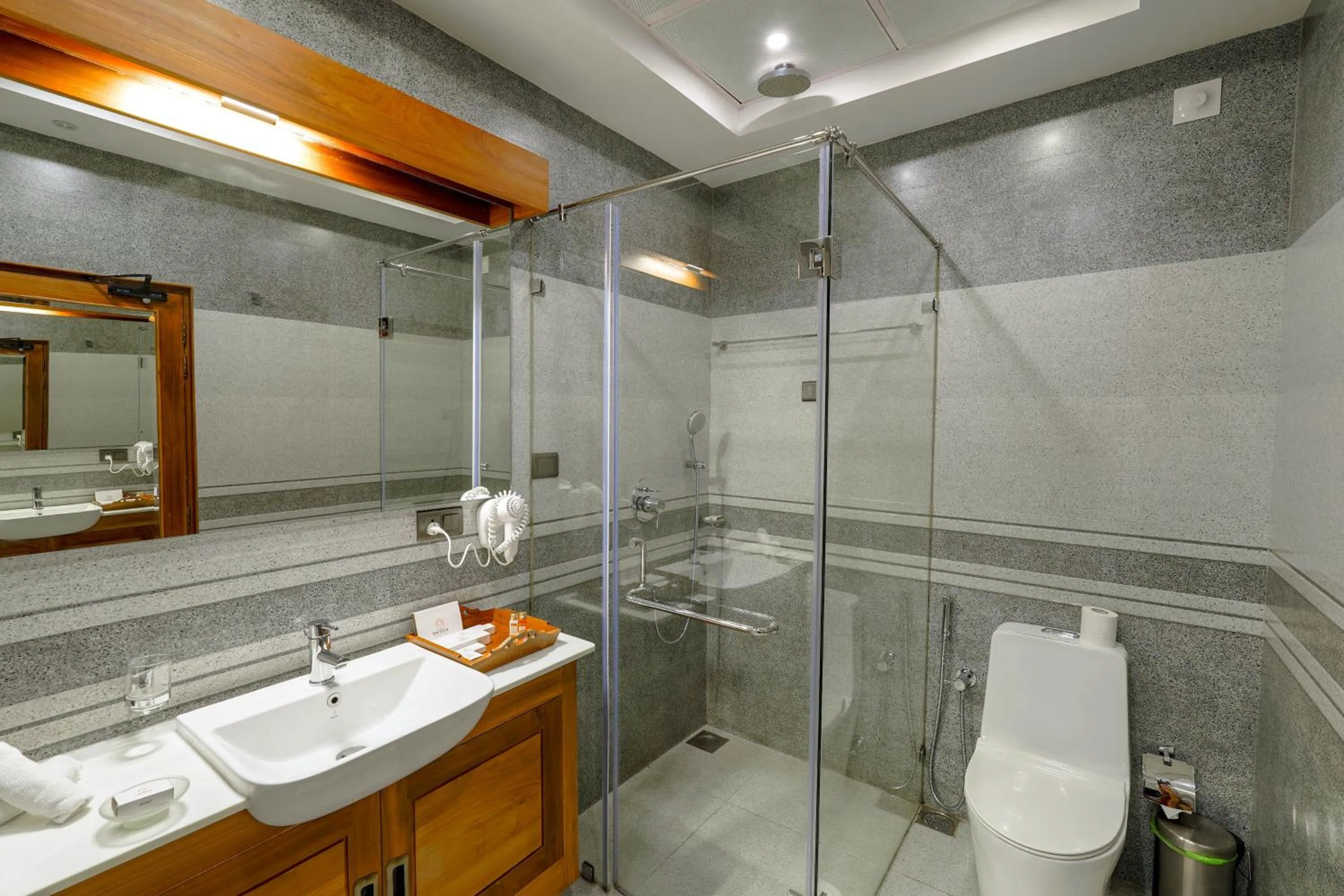 Bathroom in Chandys Drizzle Drops - Munnar Top Station