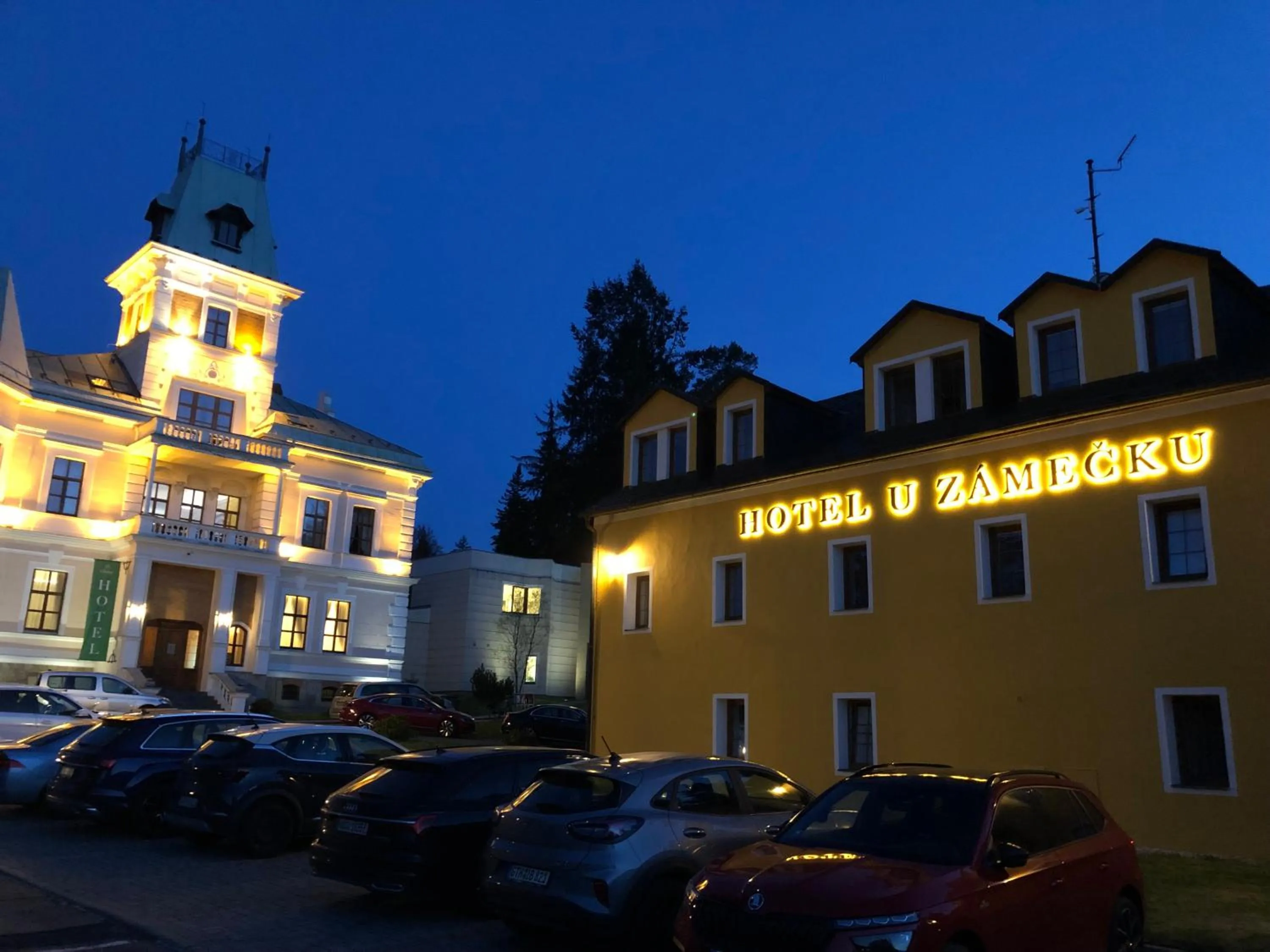 Property building in Hotel Château Cihelny