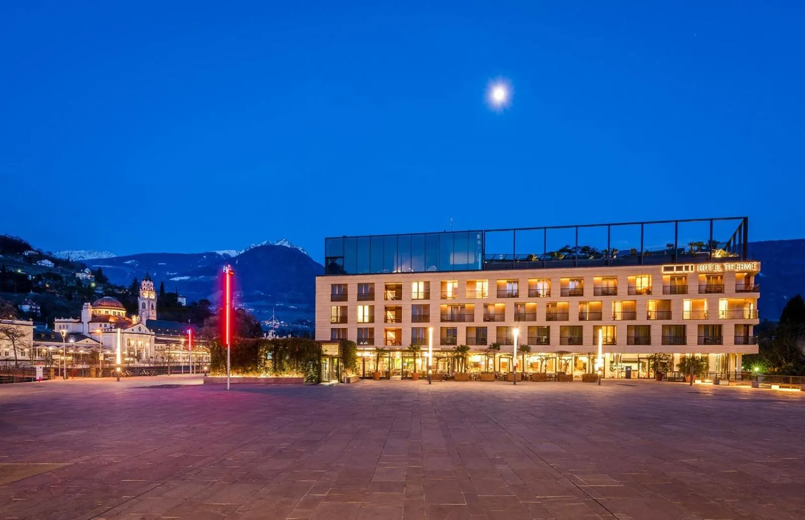 Facade/entrance in Hotel Therme Meran - Terme Merano