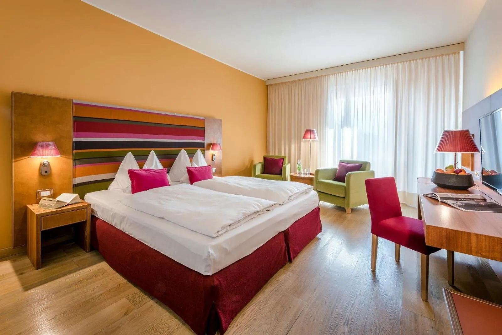 Photo of the whole room, Bed in Hotel Therme Meran - Terme Merano