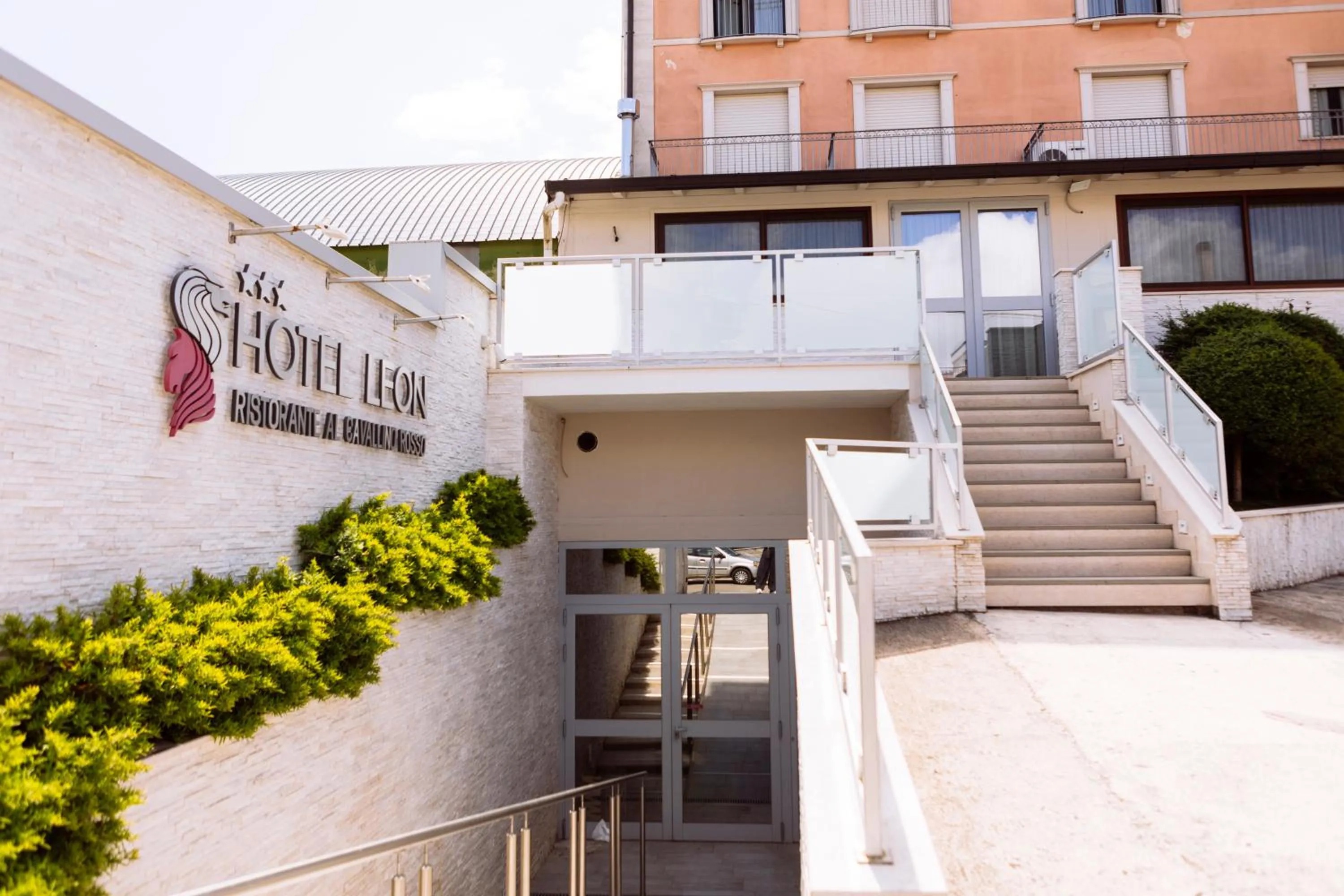 Hotel Leon - Ristorante Al Cavallino Rosso