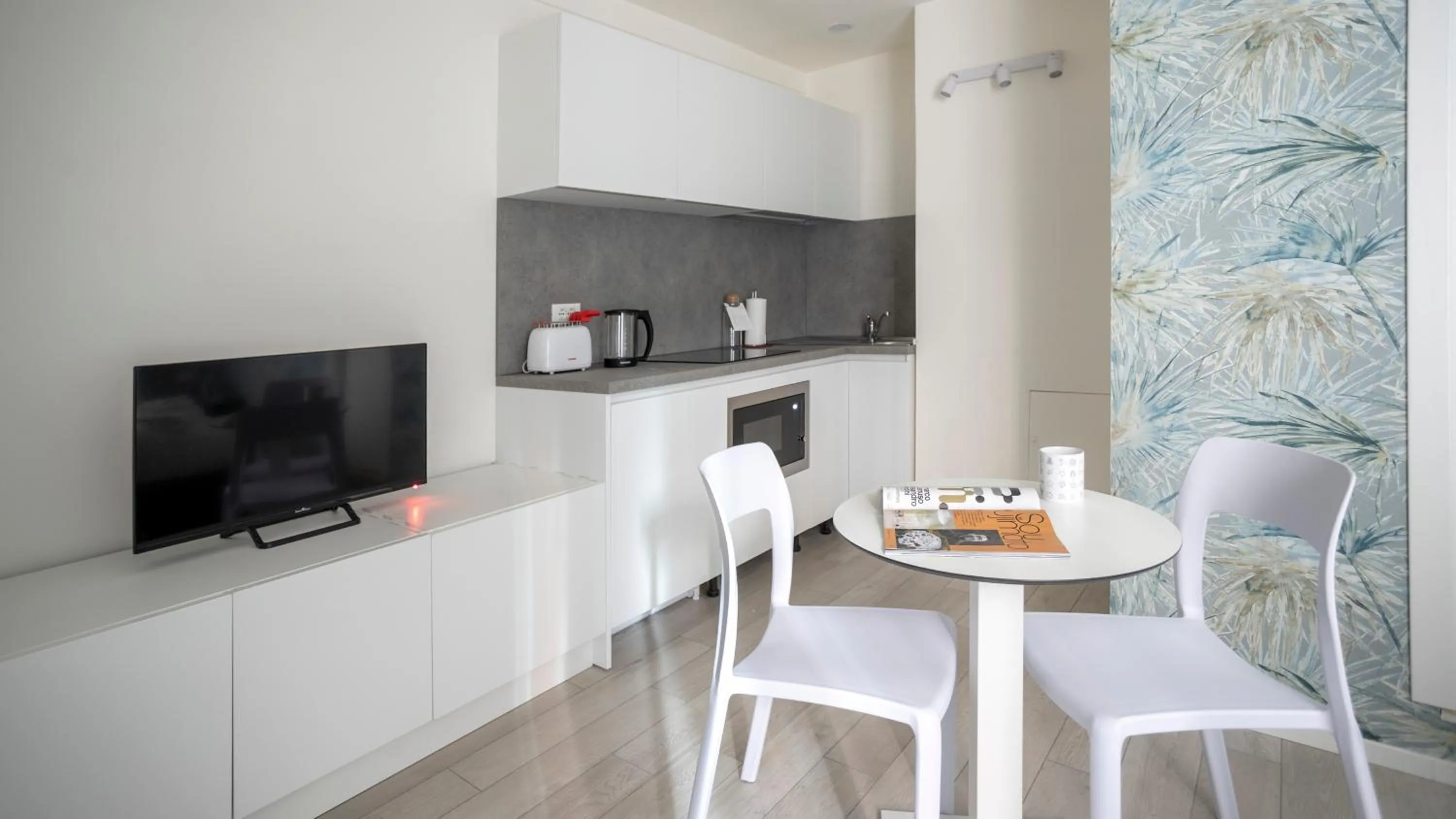 Italianway - The B Village Business