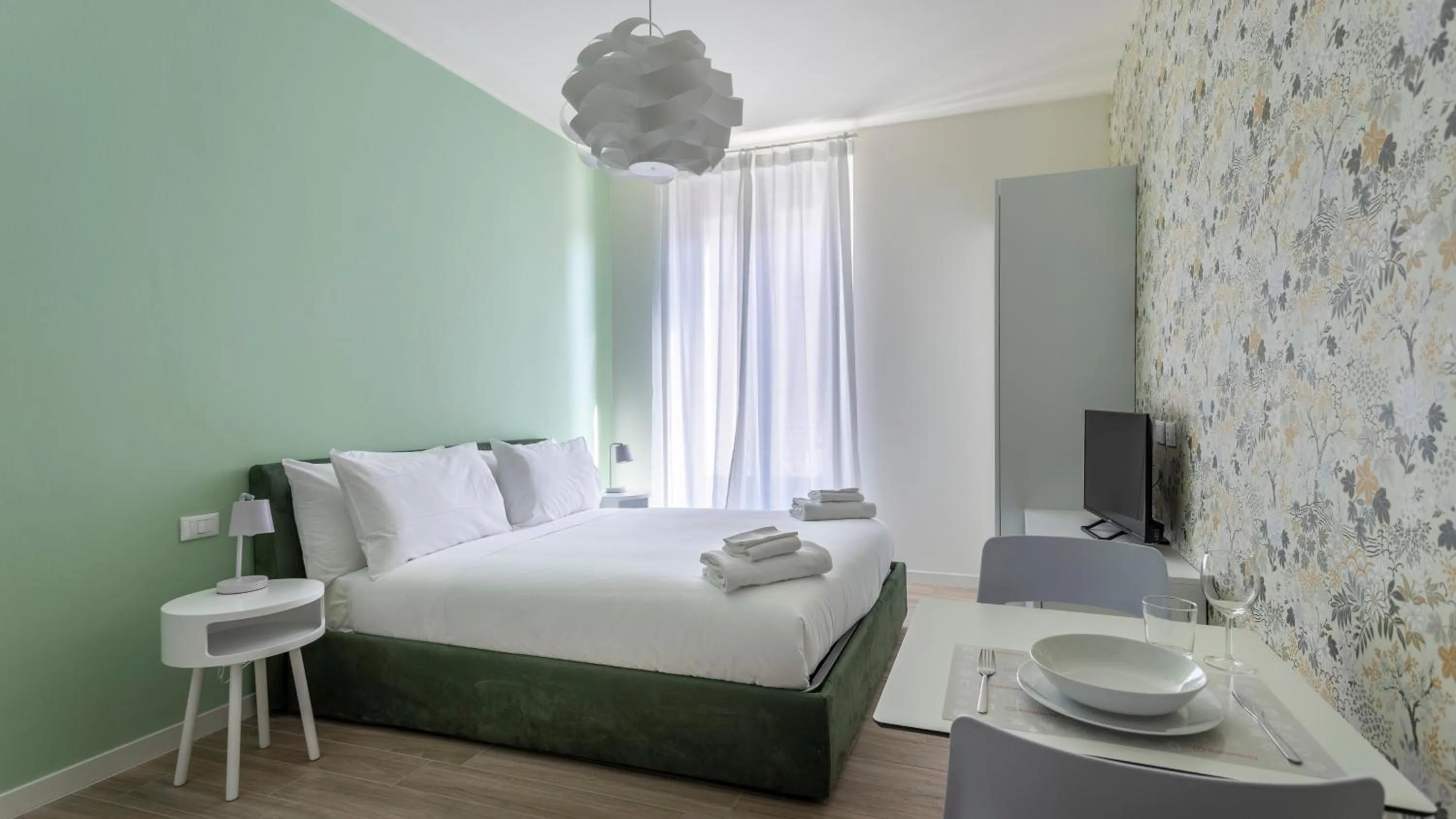 Bedroom, Bed in Italianway - The B Village Business