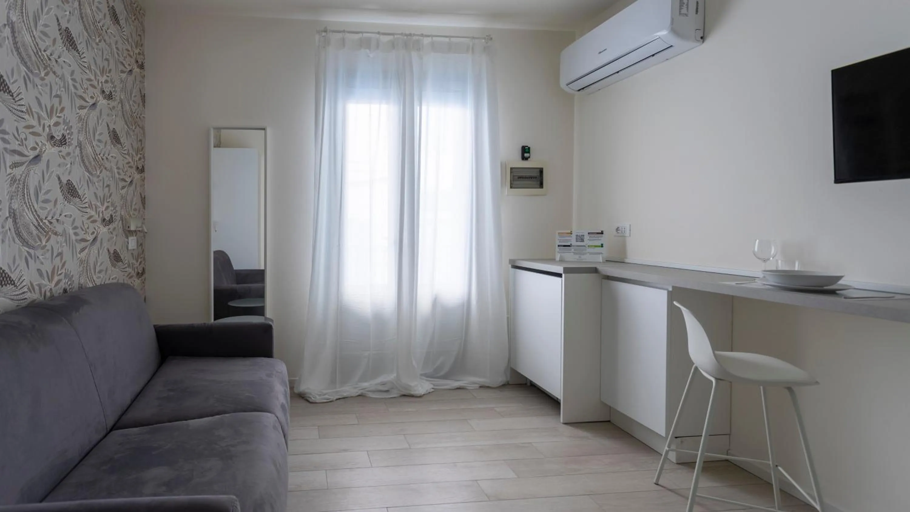 Italianway - The B Village Business