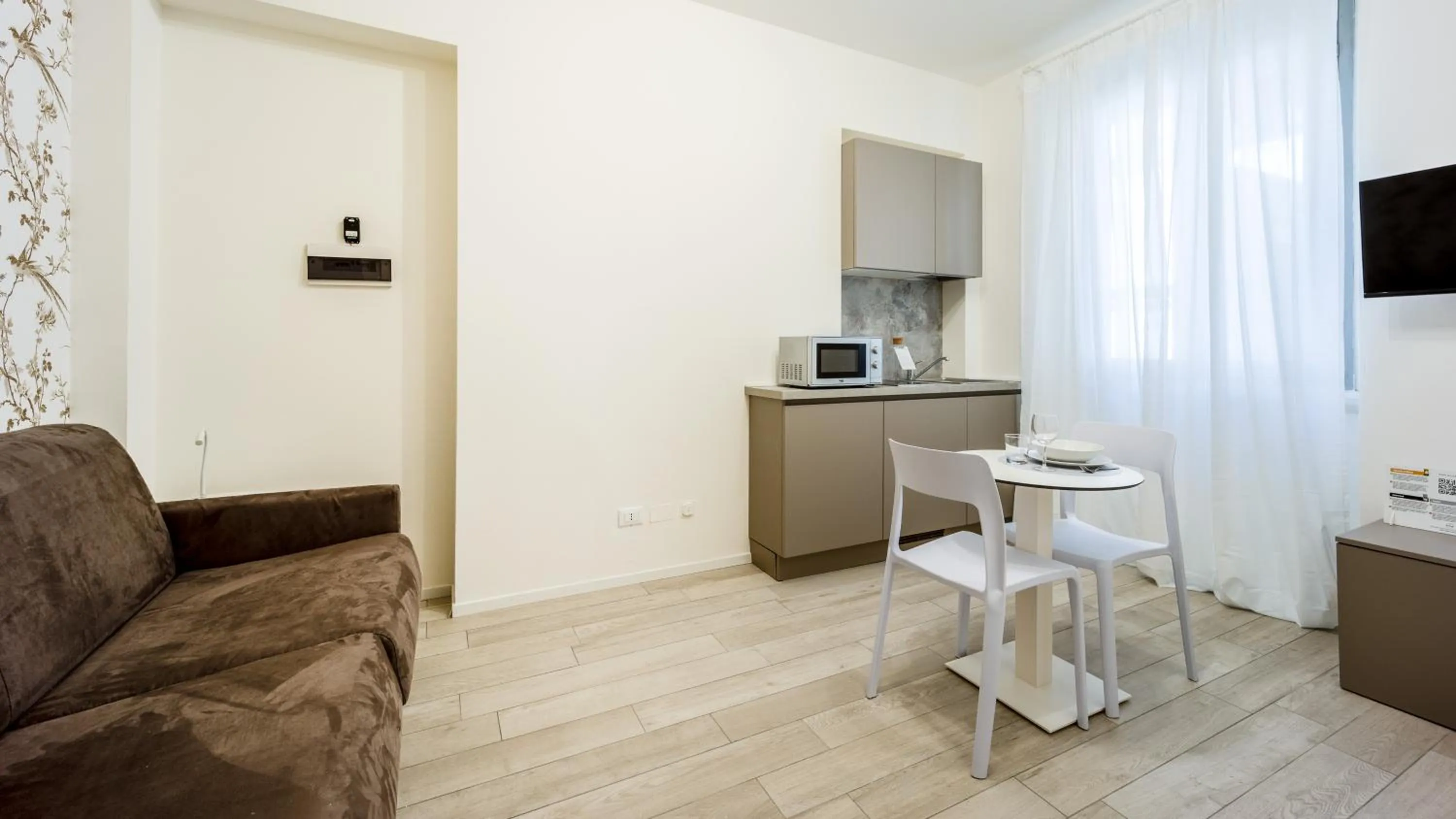 Italianway - The B Village Business