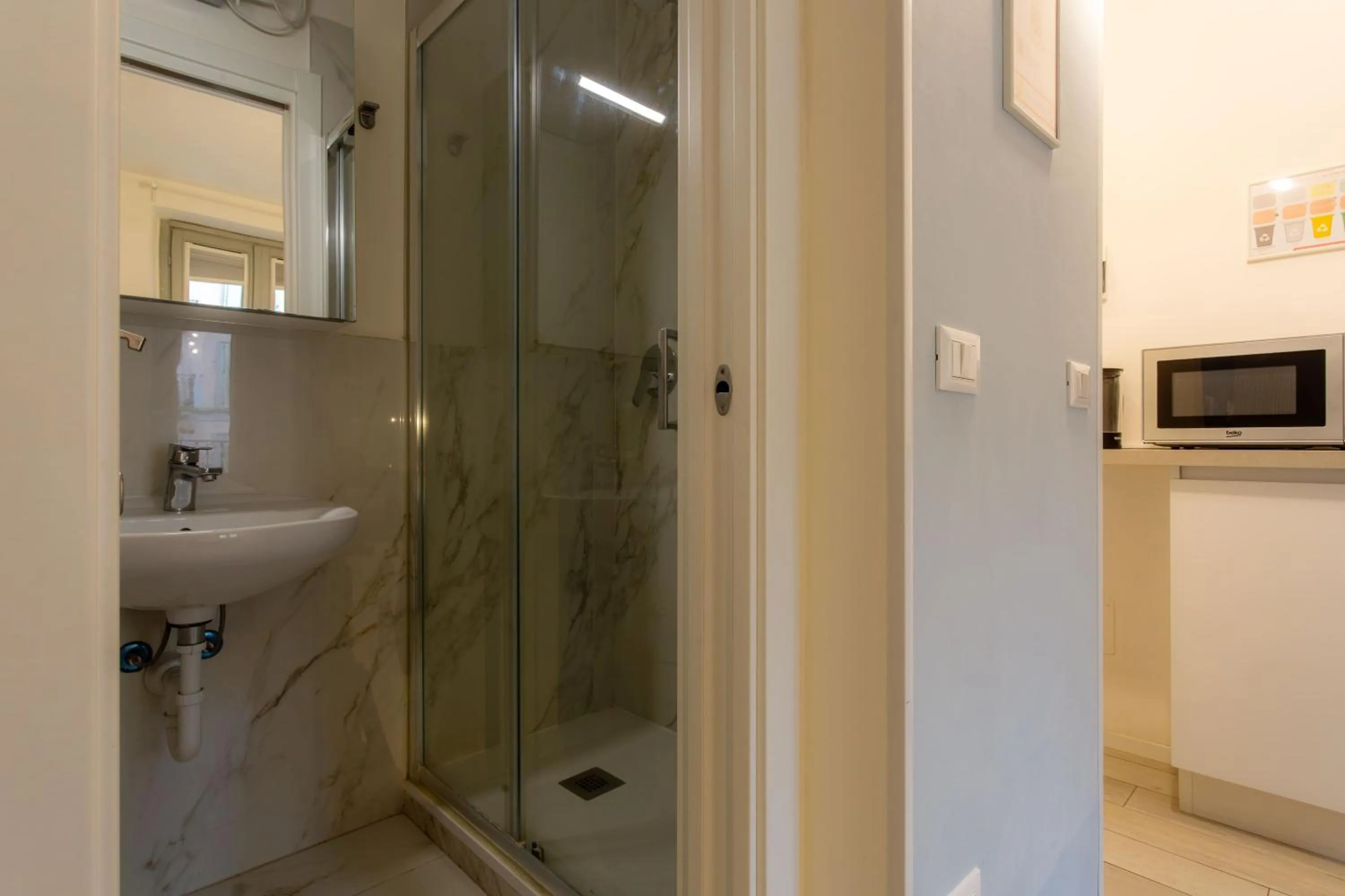 Italianway - The B Village Business