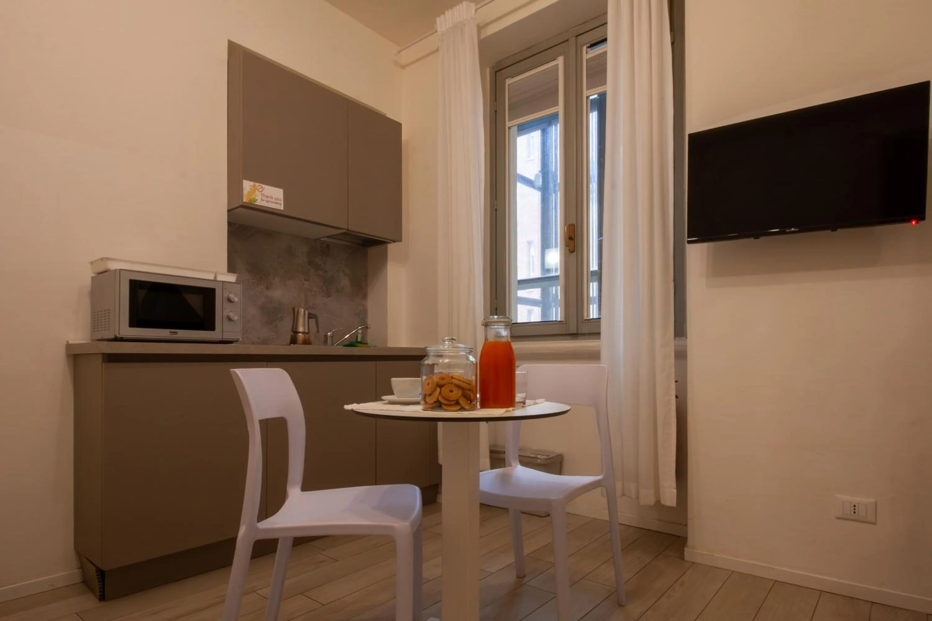 Italianway - The B Village Business