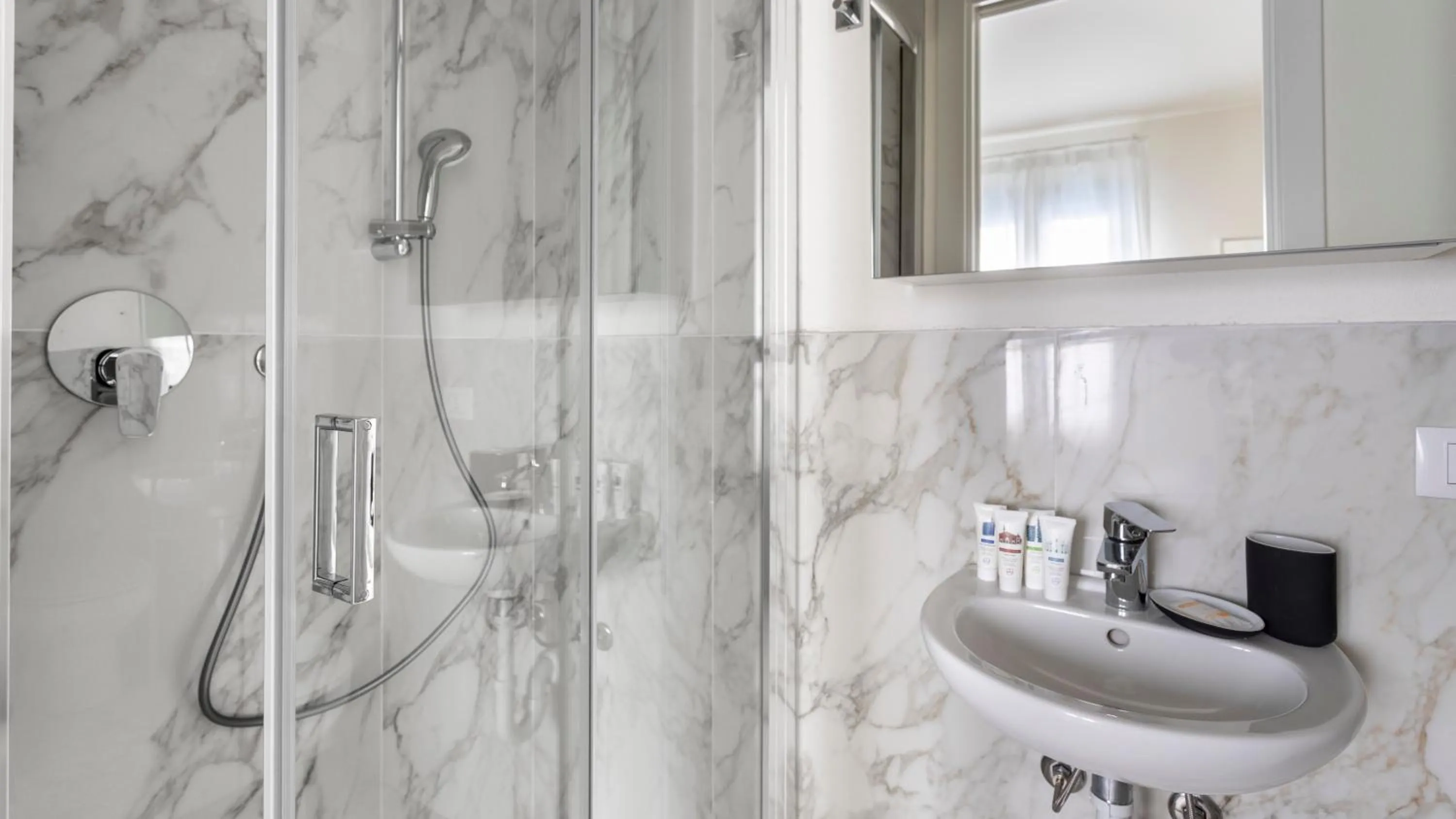 Bathroom in Italianway - The B Village Business