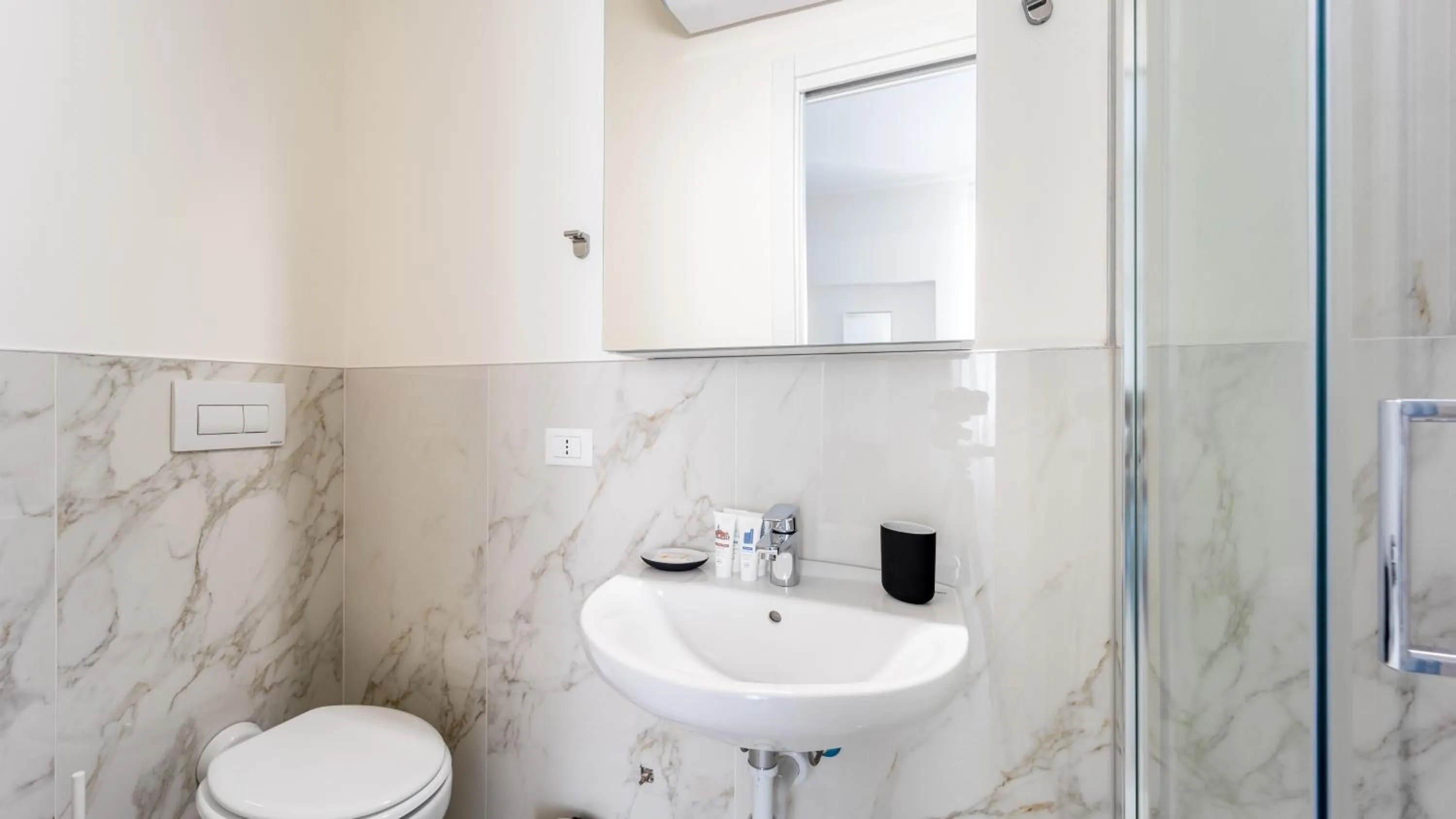 Bathroom in Italianway - The B Village Business