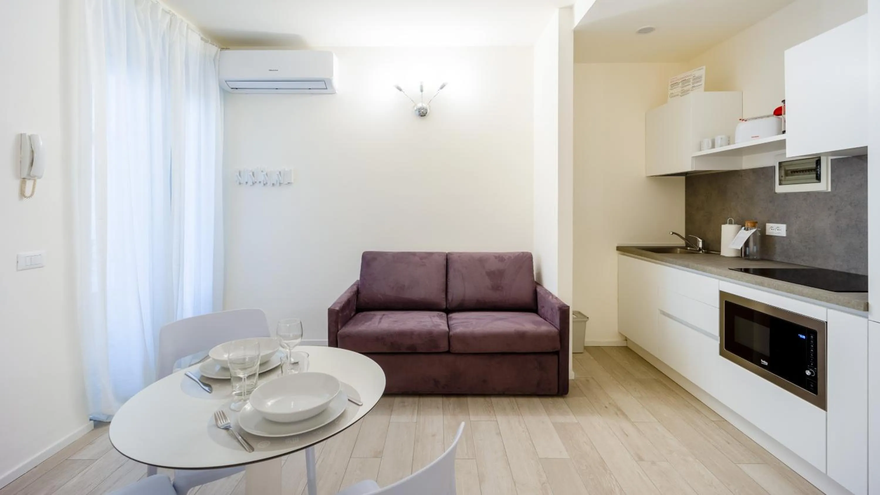 Kitchen or kitchenette in Italianway - The B Village Business