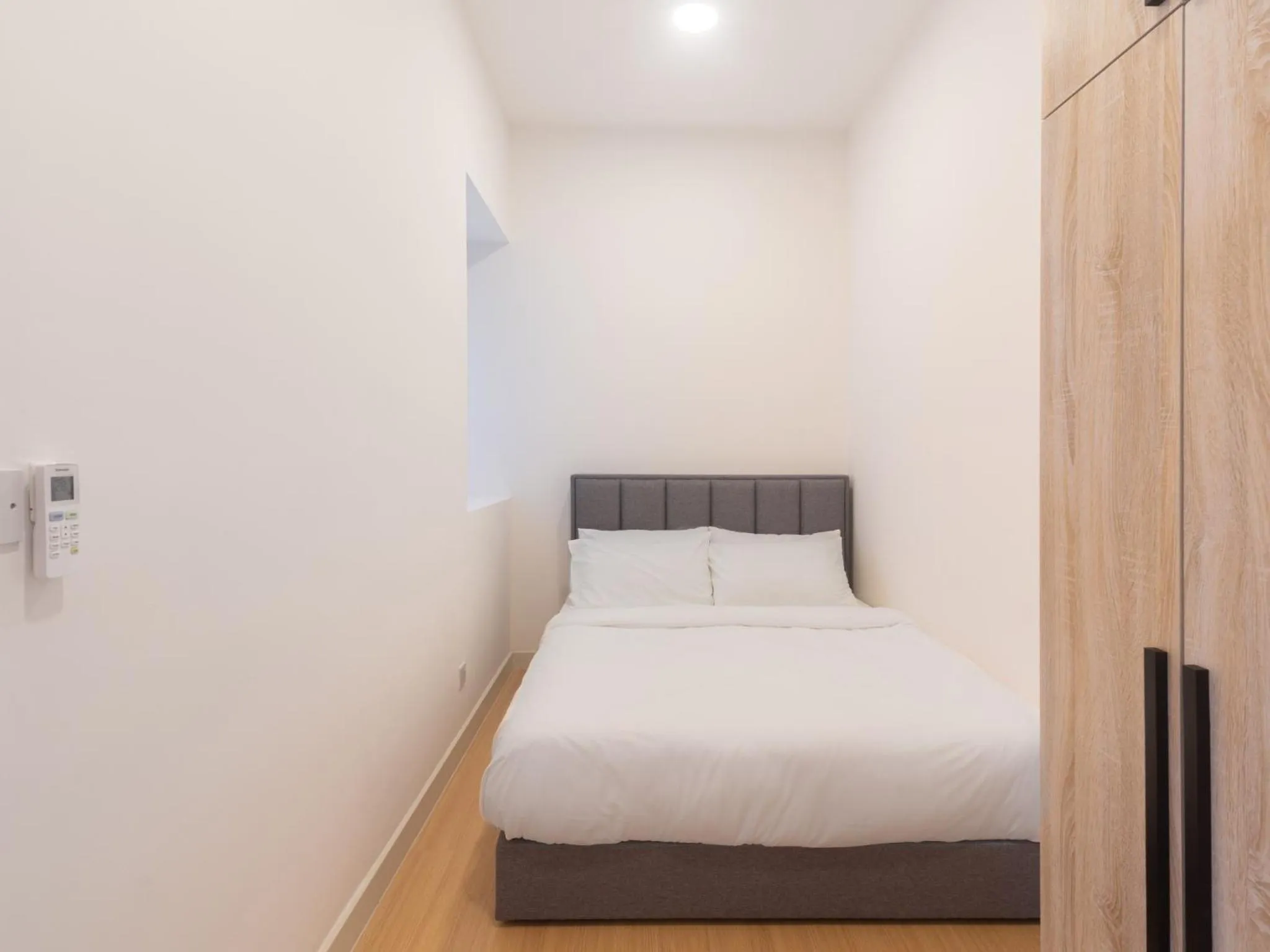 Bed in Greystone Continew Residensi