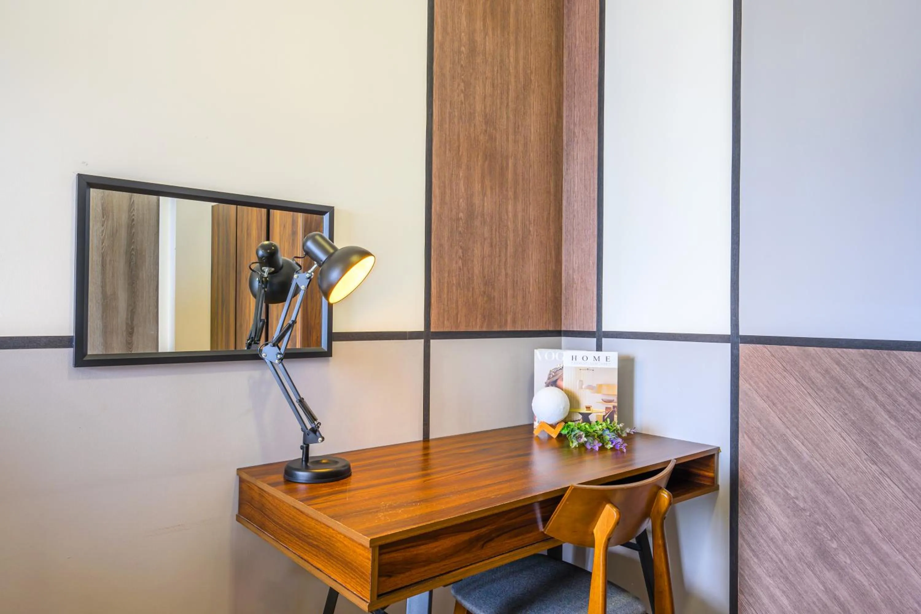 Seating area in Greystone Continew Residensi