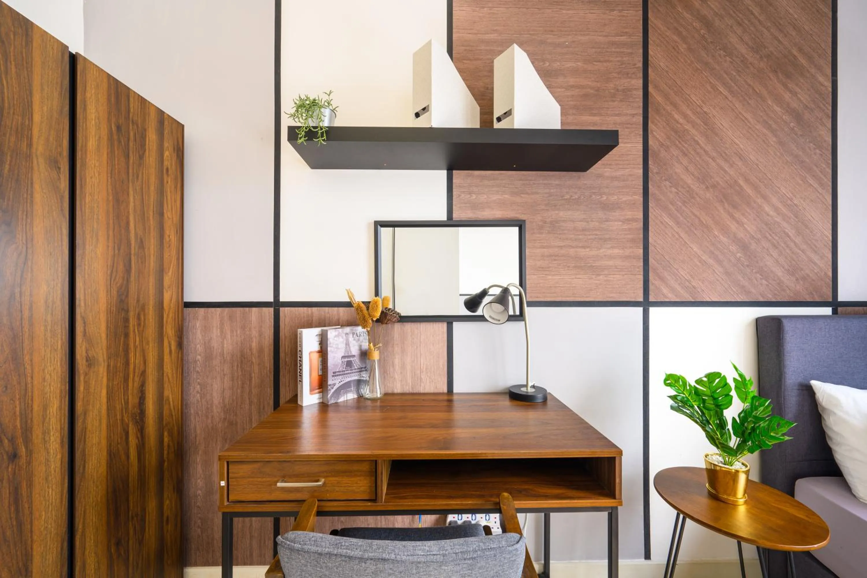 Seating area in Greystone Continew Residensi