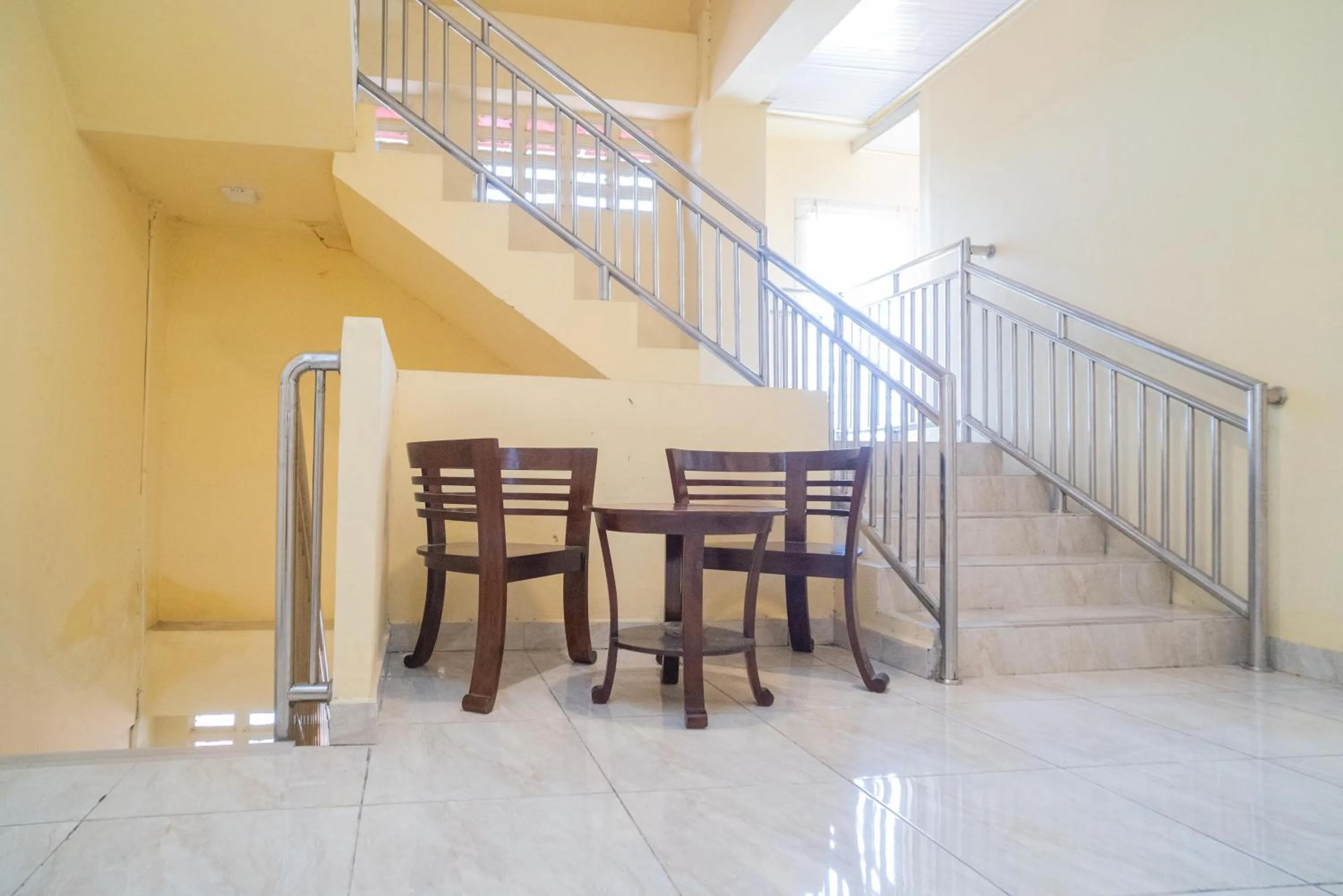 RedDoorz Plus Syariah near Pasar Turi