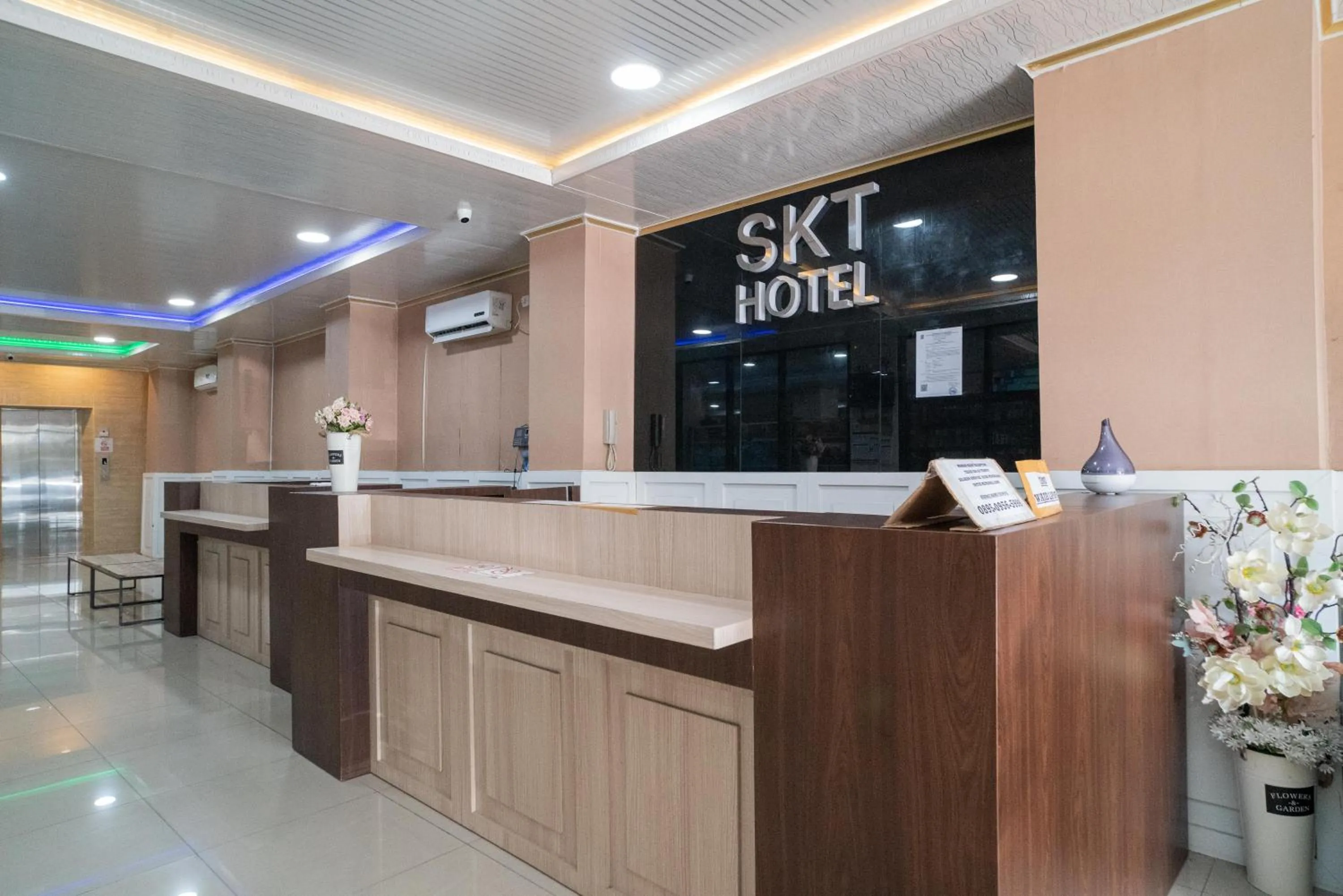 RedDoorz Plus Syariah near Pasar Turi