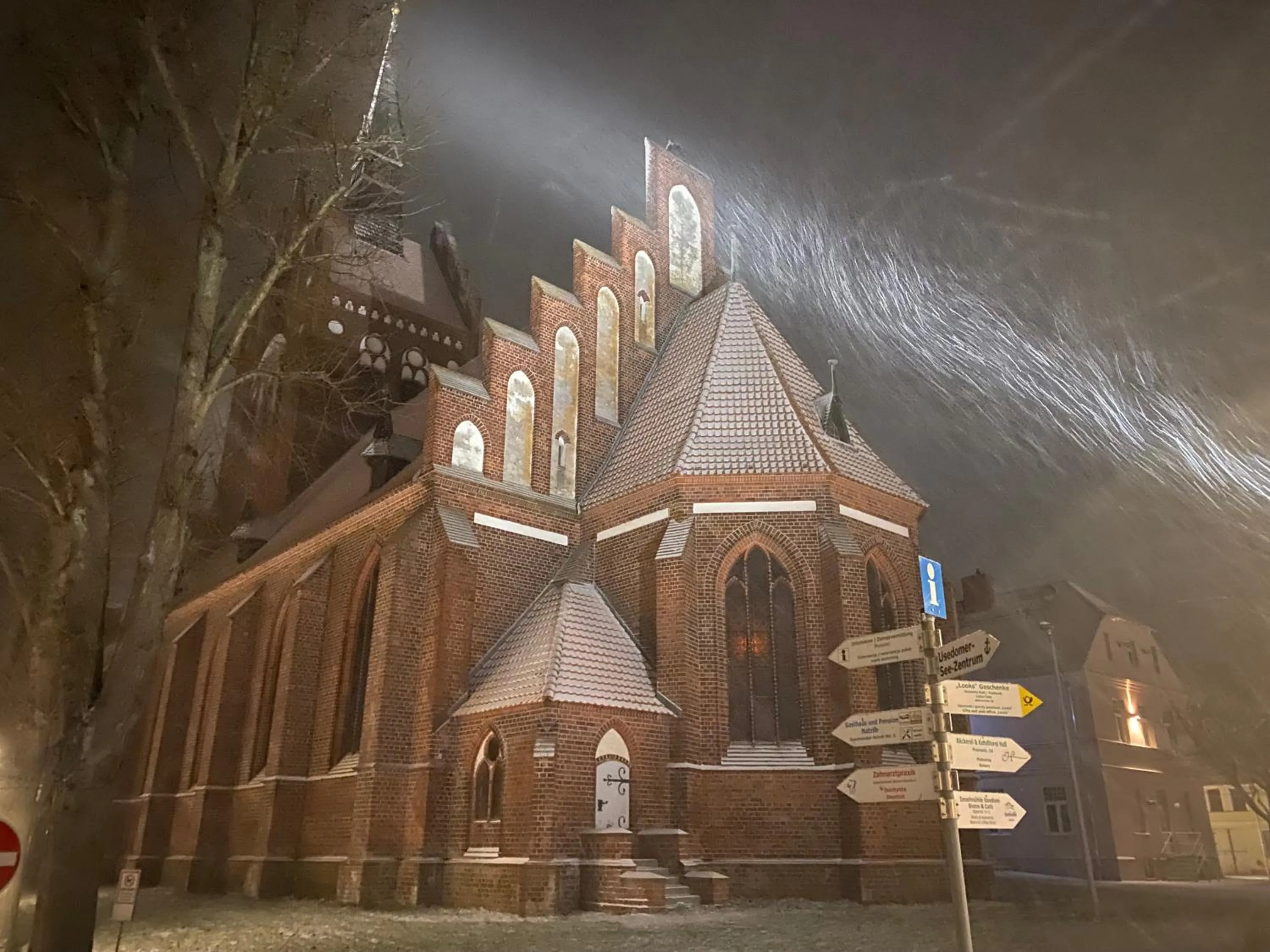 Nearby landmark in norddeutscher Hof - Kutscherstation