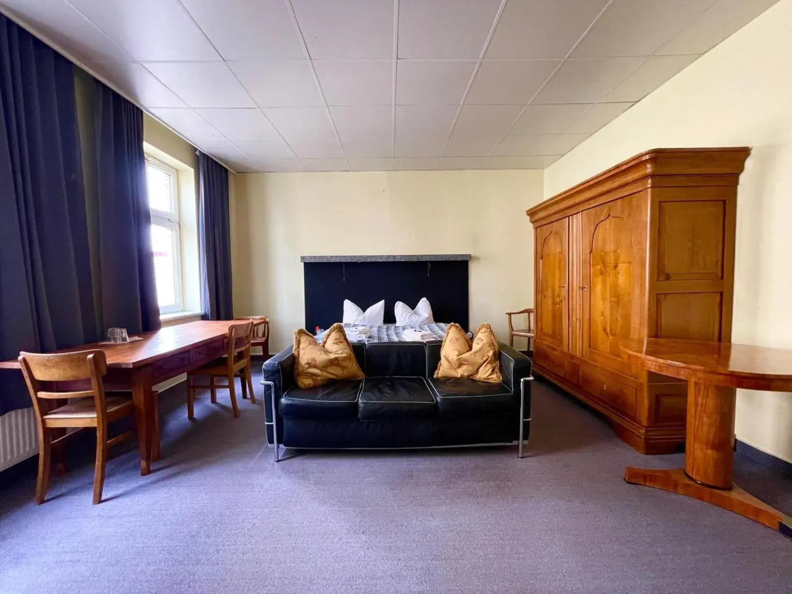 Large Double Room - single occupancy in norddeutscher Hof - Kutscherstation Large Double Room - single occupancy in norddeutscher Hof - Kutscherstation