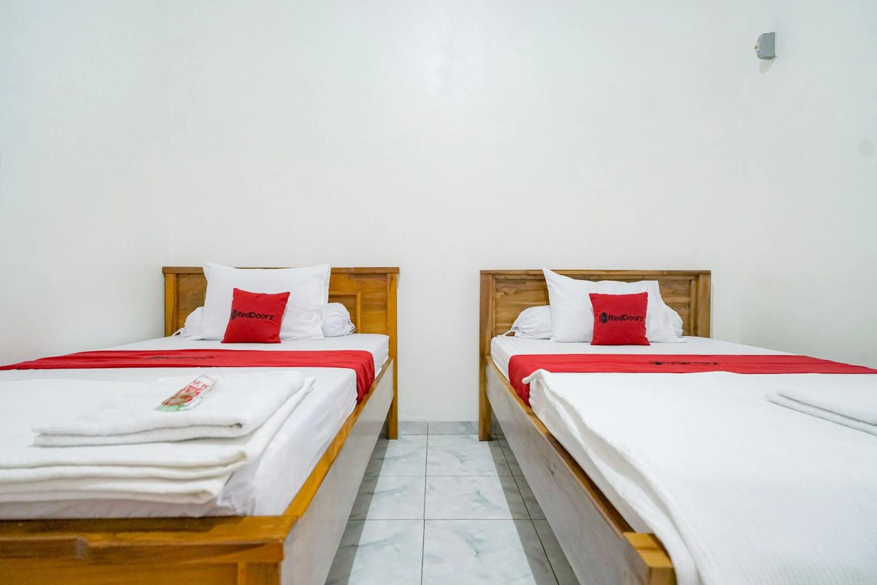 Bedroom, Bed in RedDoorz @ Seputih Jaya Lampung