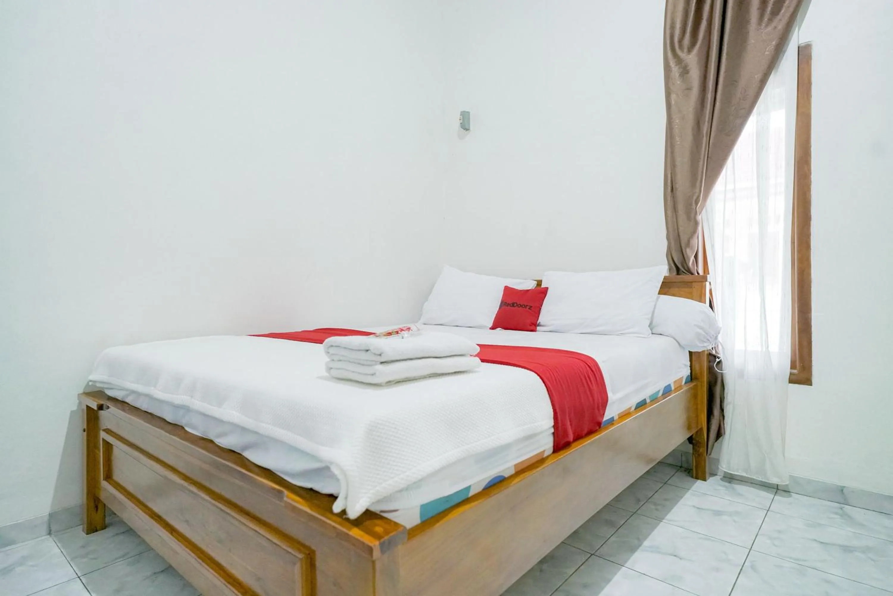 Bedroom, Bed in RedDoorz @ Seputih Jaya Lampung