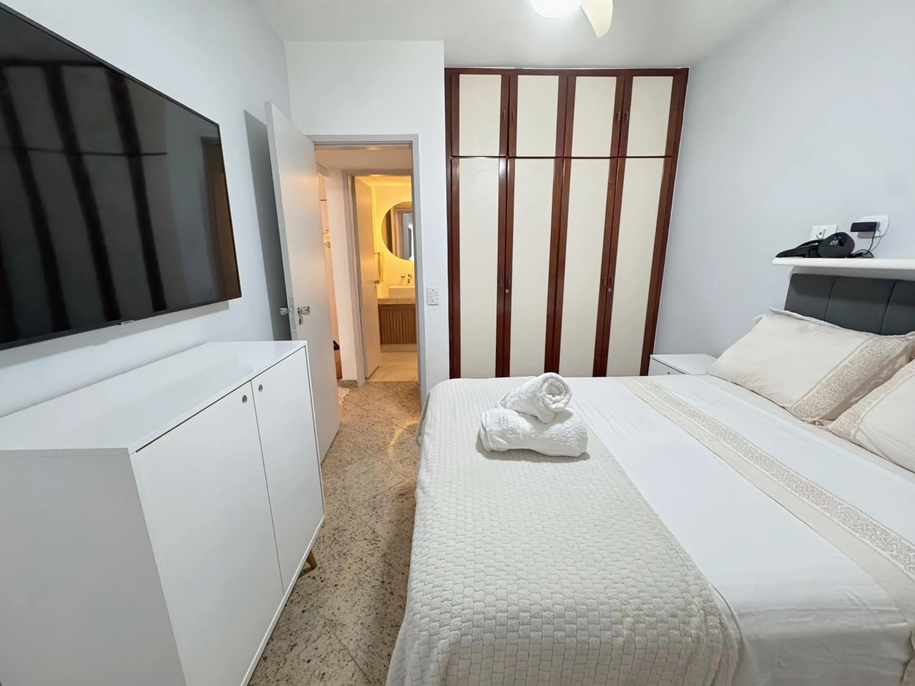 Bedroom, Bed in Rental Home Barra Palace Vista para o mar