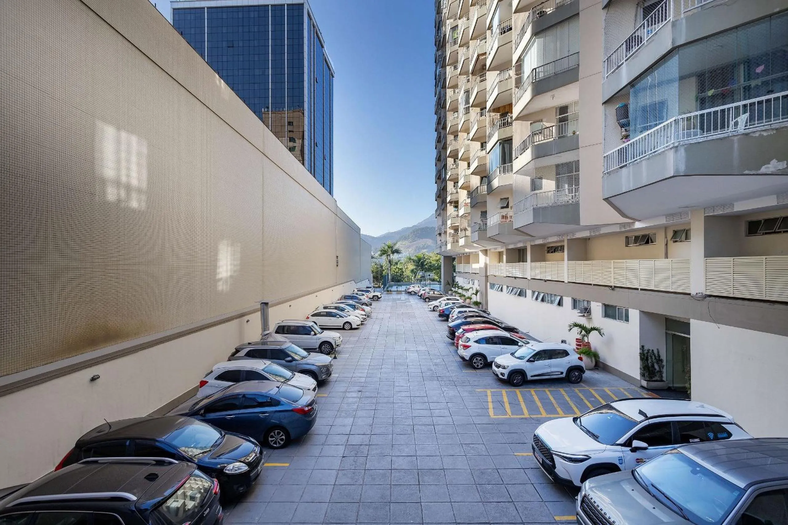 Parking in Rental Home Barra Palace Vista para o mar