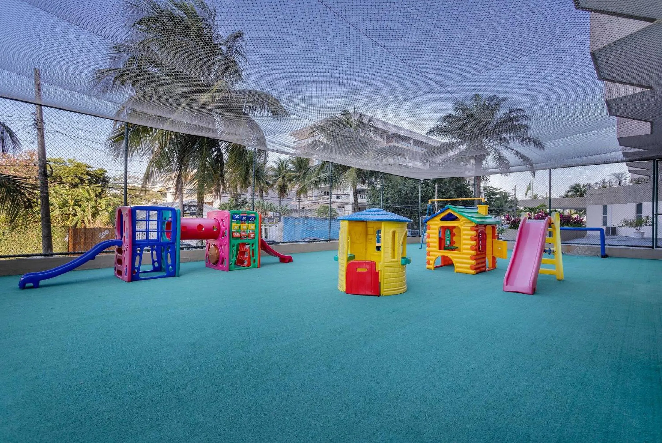 Children play ground in Rental Home Barra Palace Vista para o mar