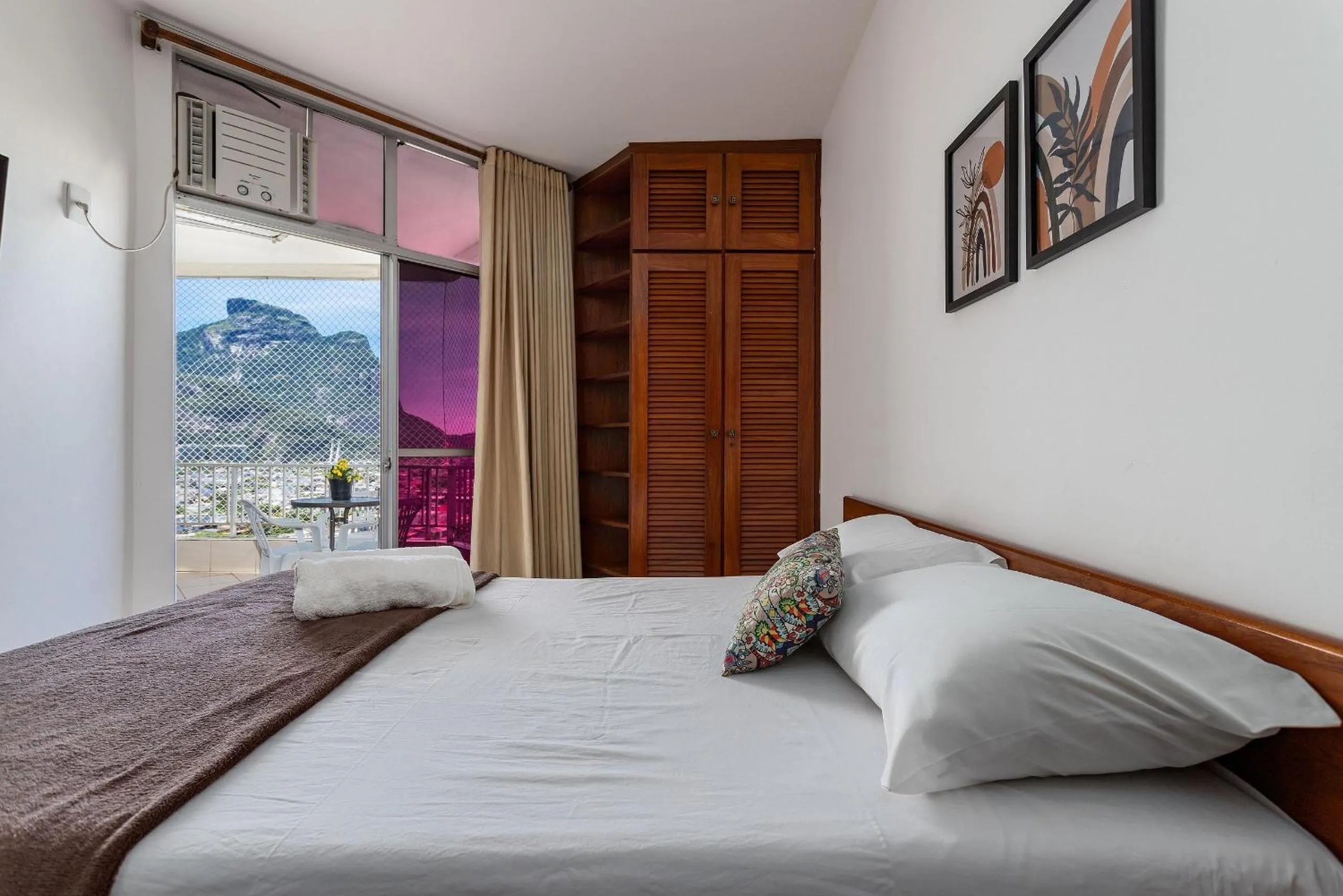 Photo of the whole room, Bed in Rental Home Barra Palace Vista para o mar