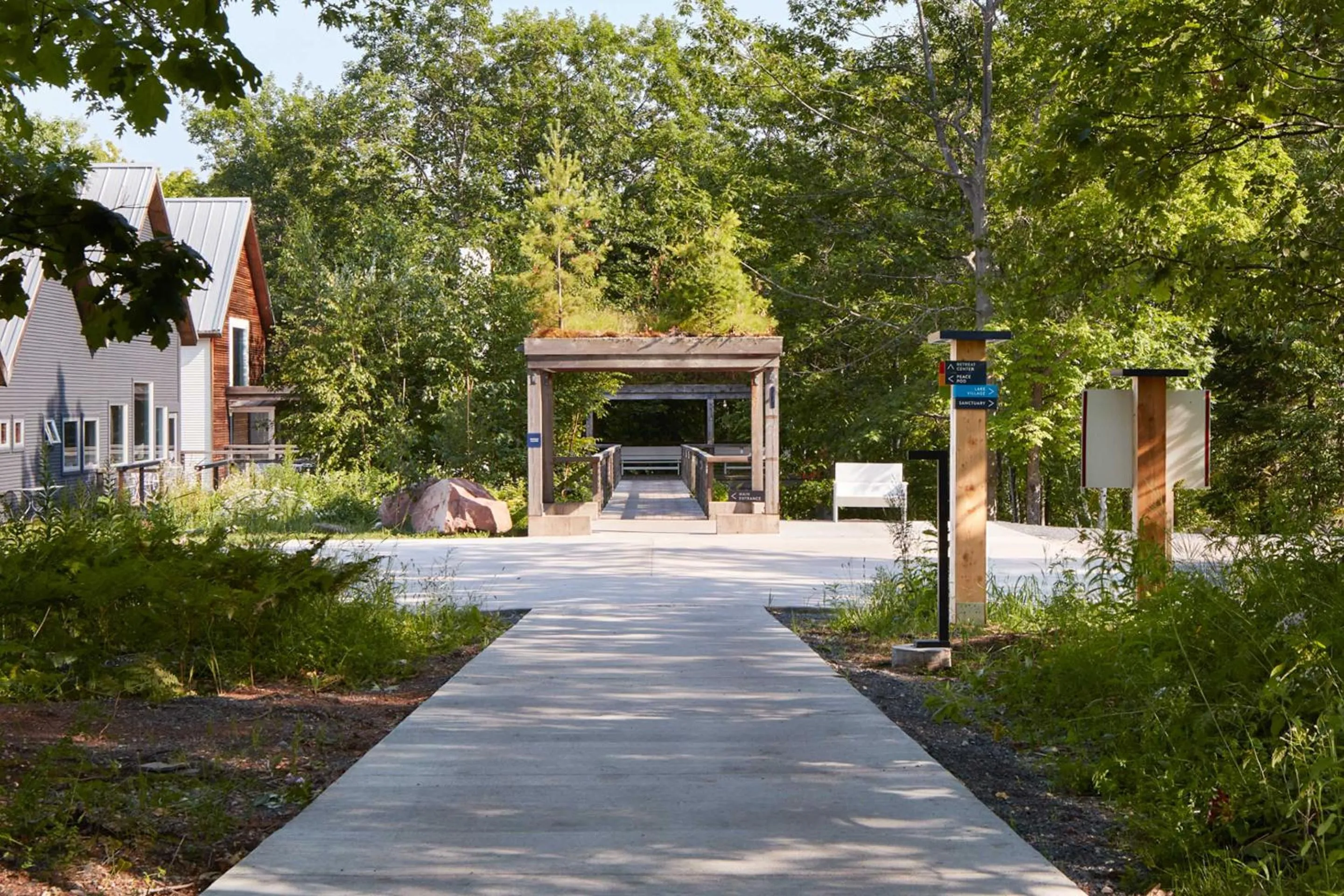 Facade/entrance in Wild Rice Retreat