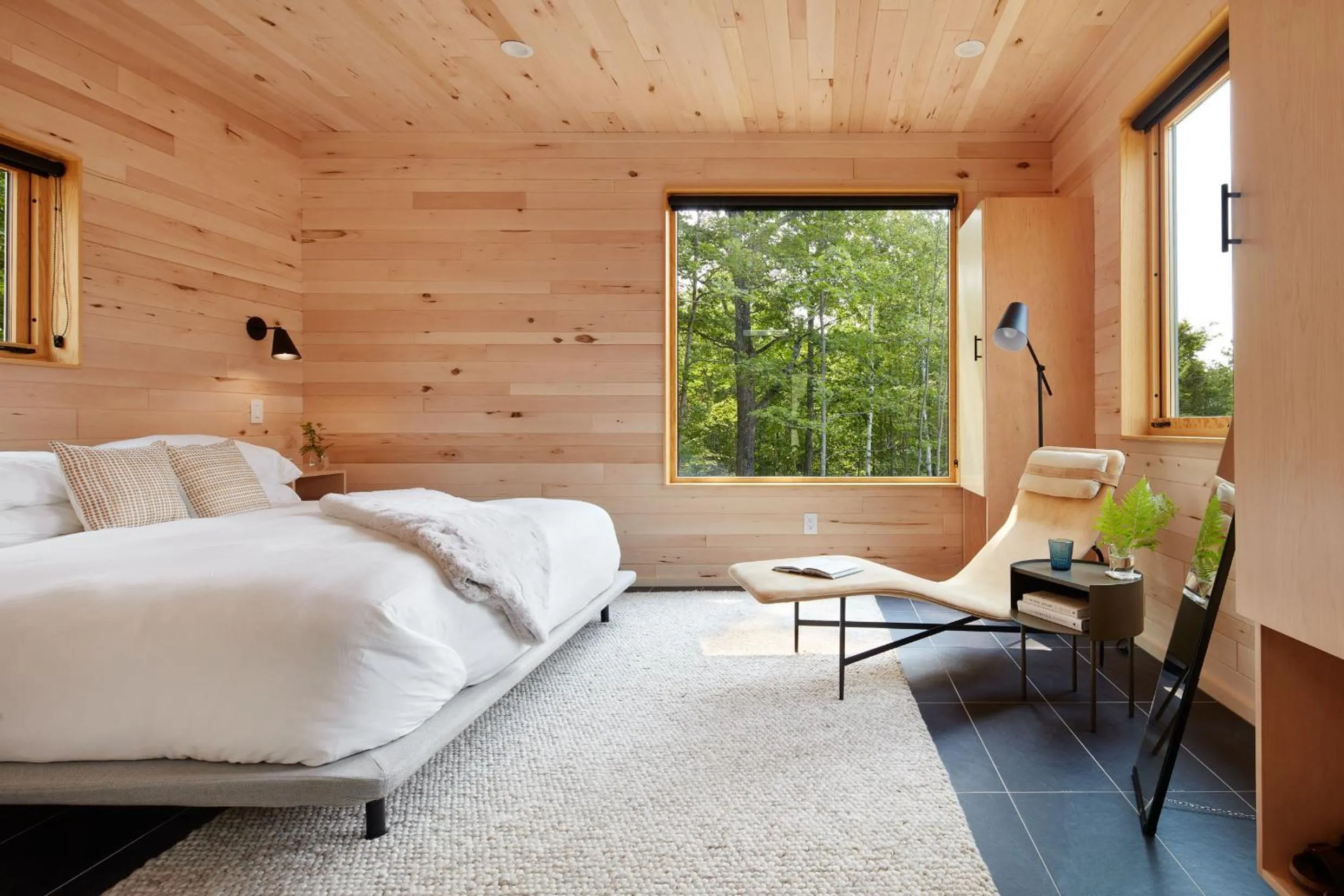 Photo of the whole room, Bed in Wild Rice Retreat